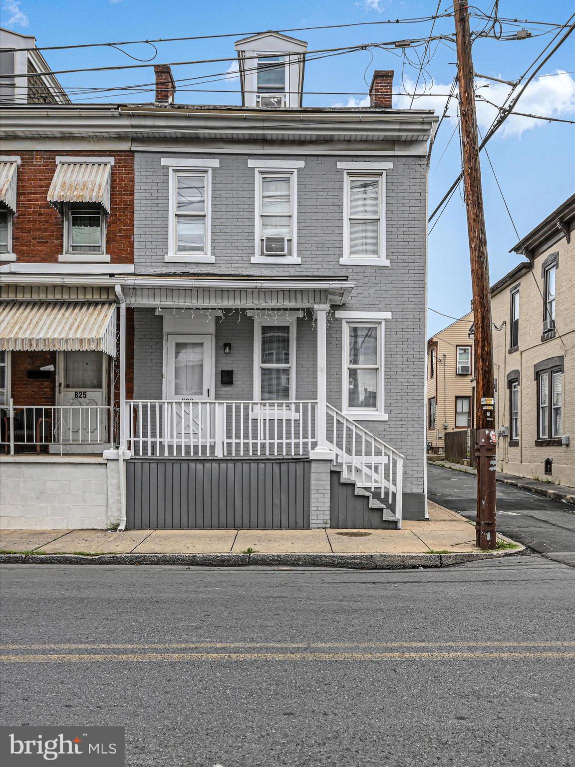 823 Lehman St