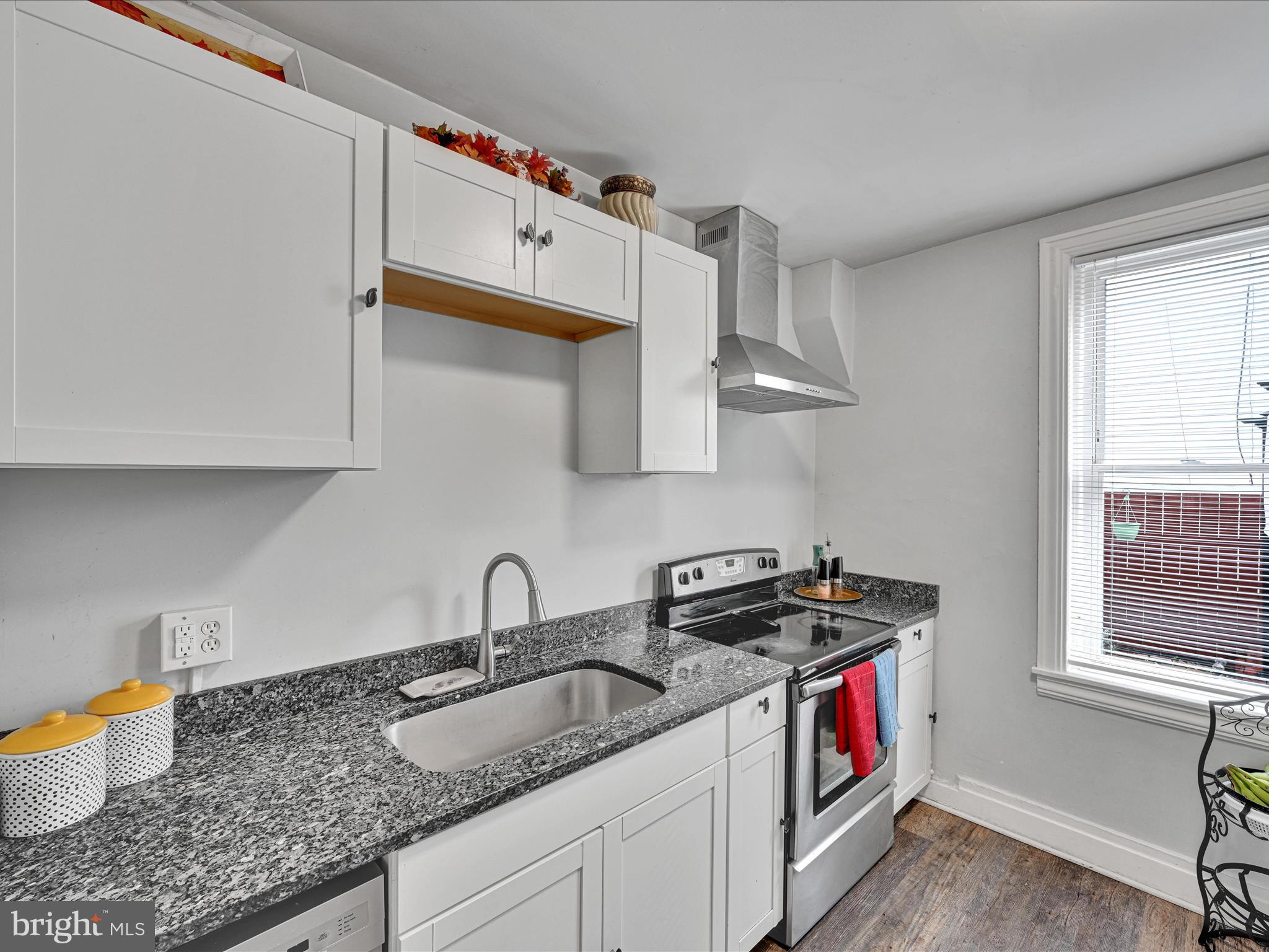 823 Lehman St