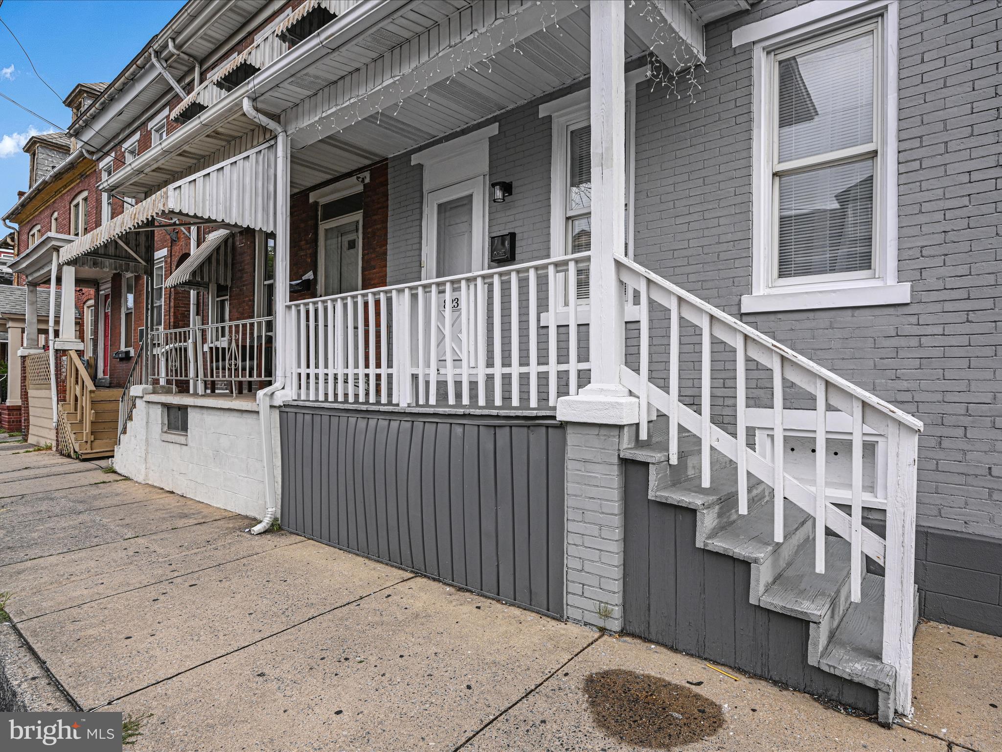 823 Lehman St