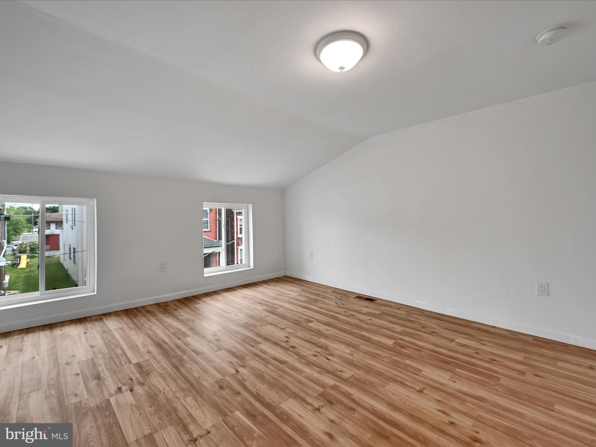 141 N 9th St