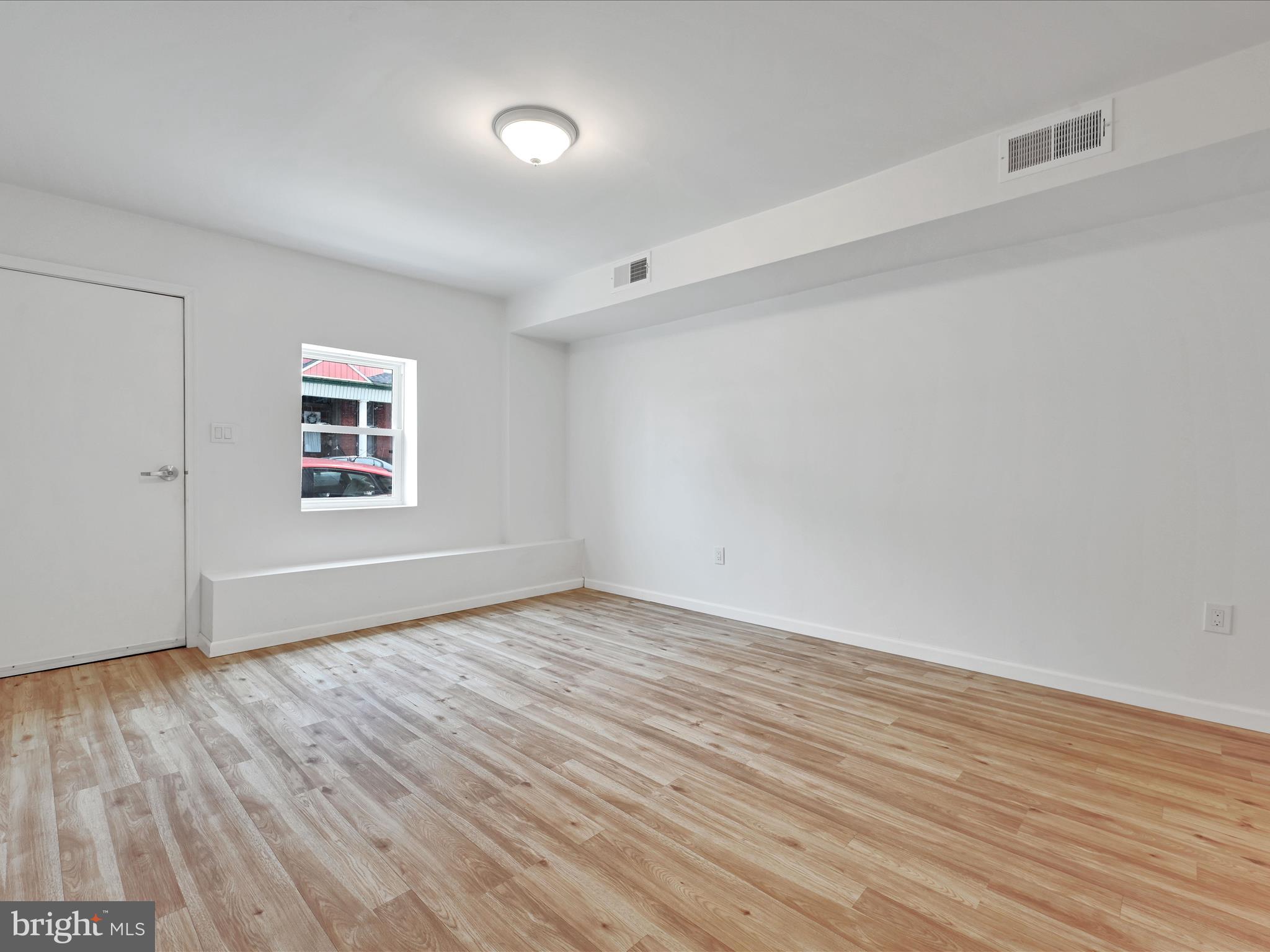 141 N 9th St