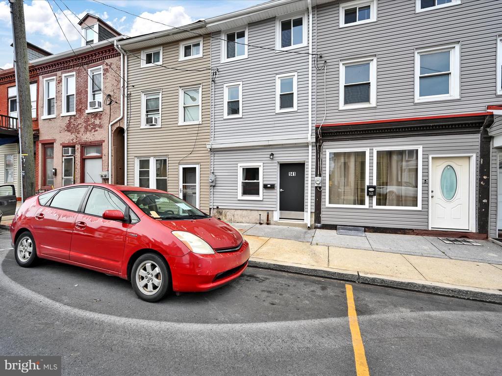 141 N 9th St