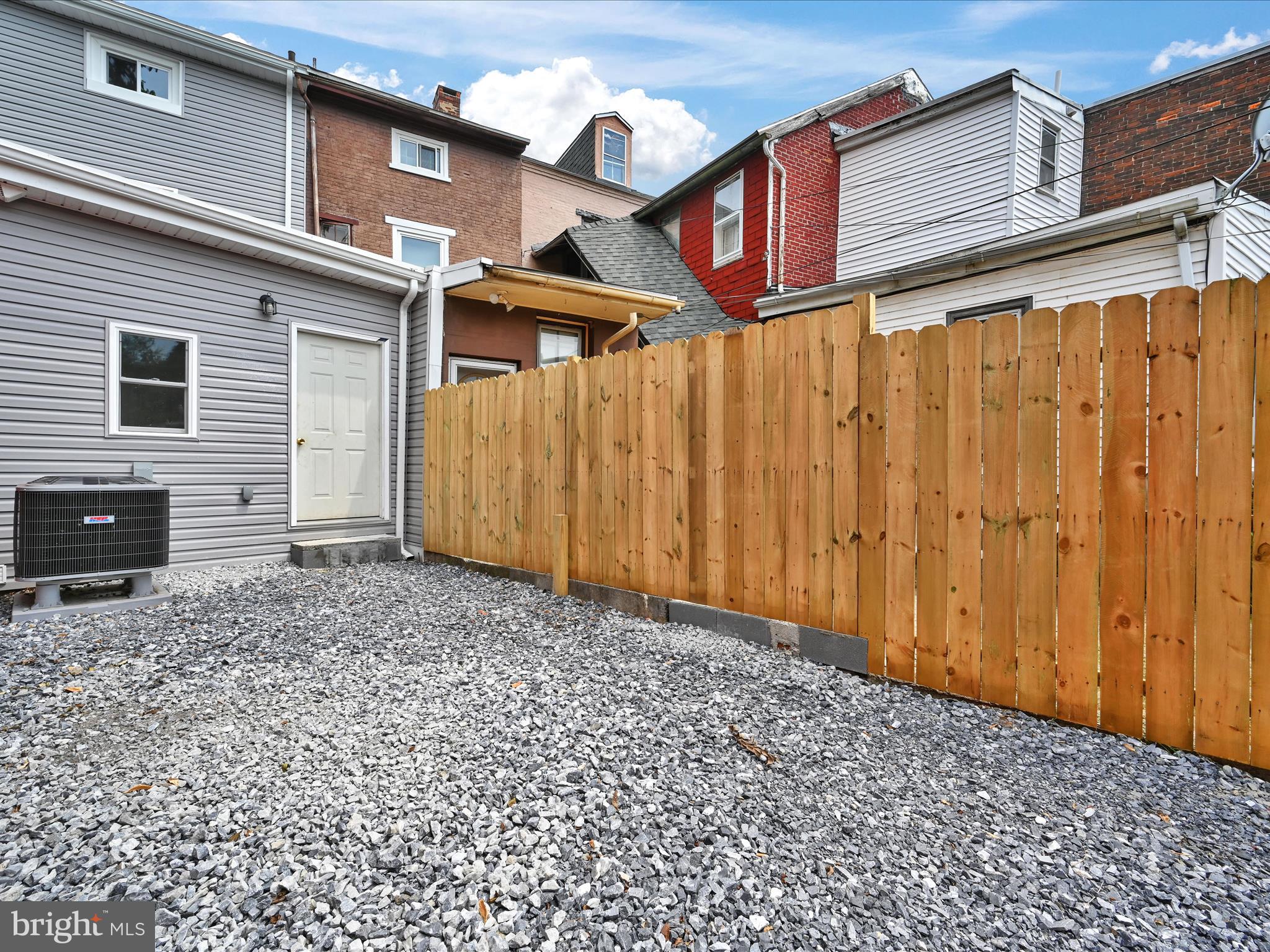 141 N 9th St