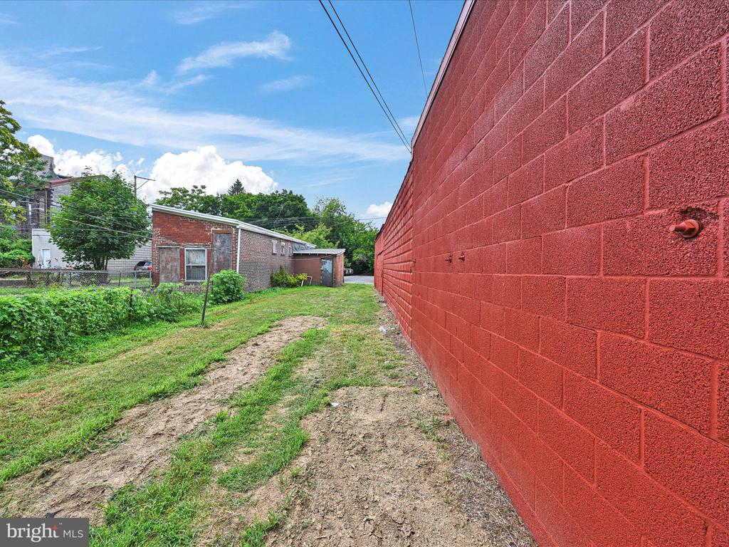 141 N 9th St