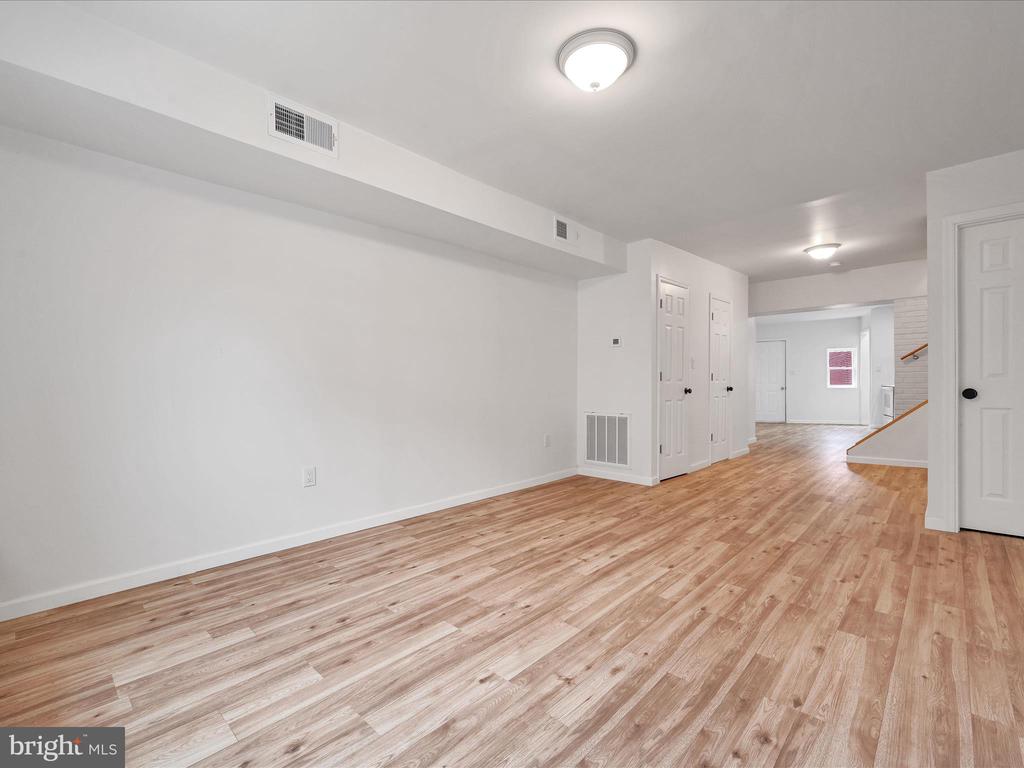 141 N 9th St
