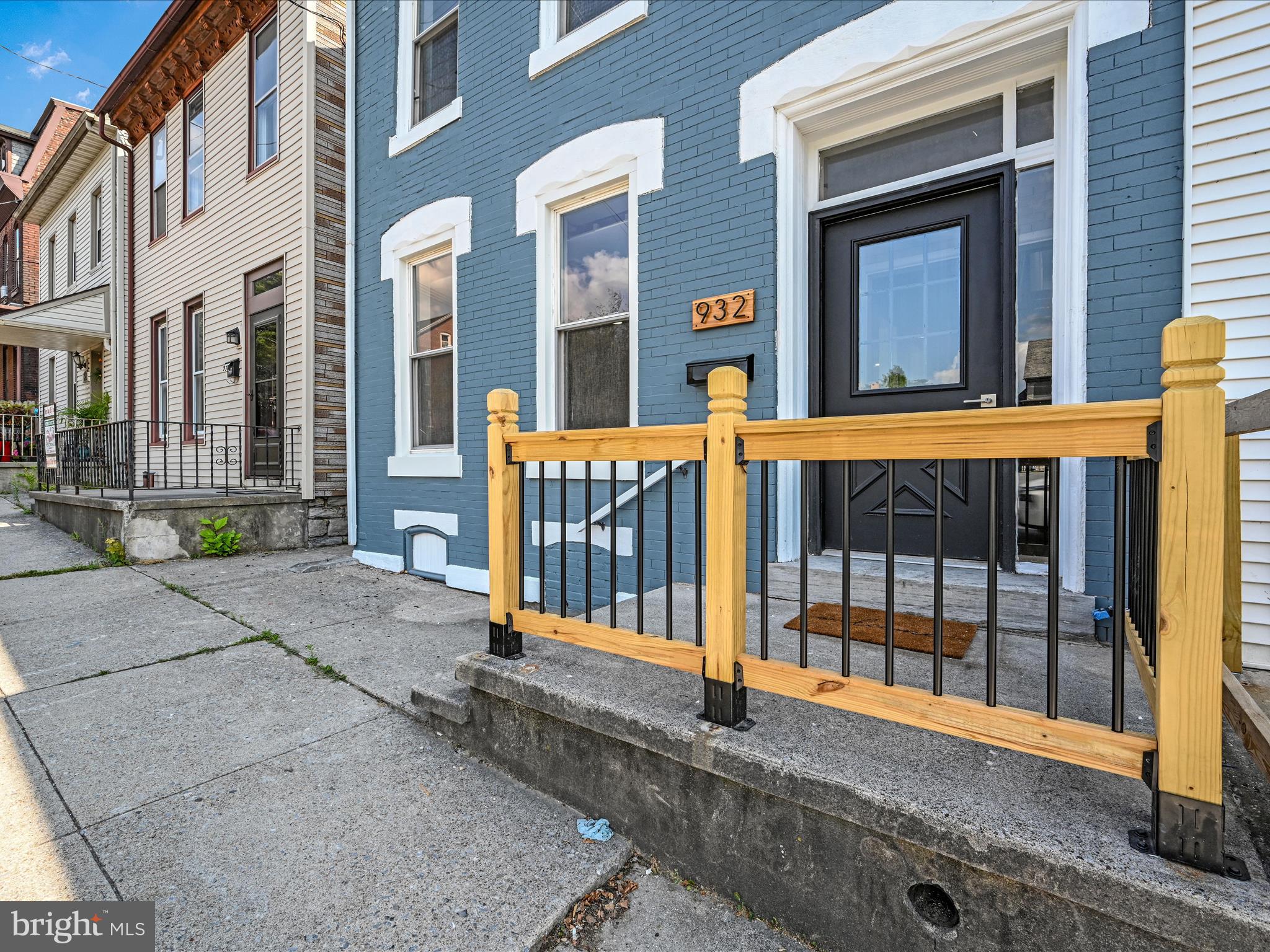 932 Walnut St