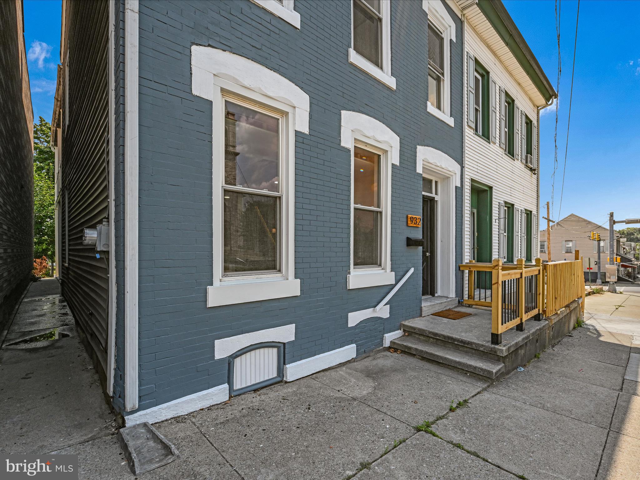 932 Walnut St