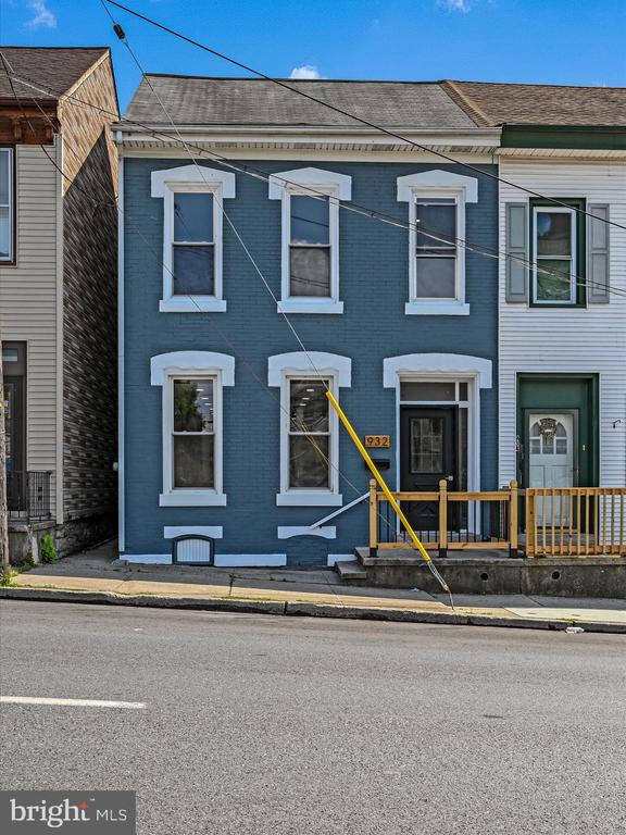 932 Walnut St