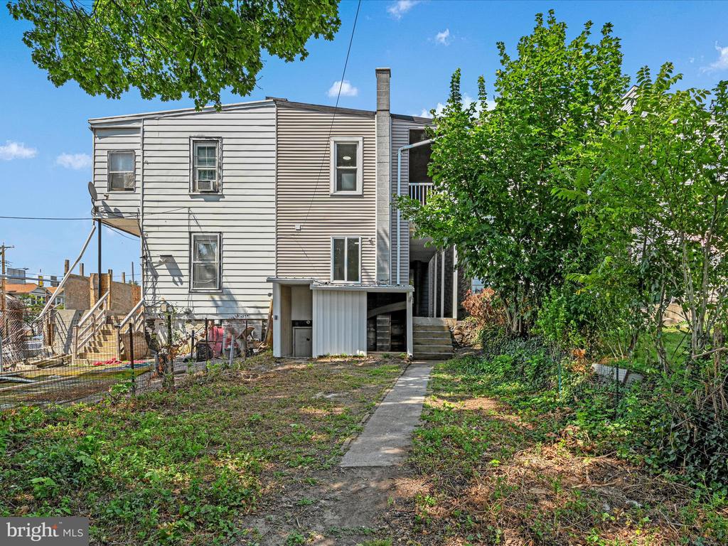 932 Walnut St