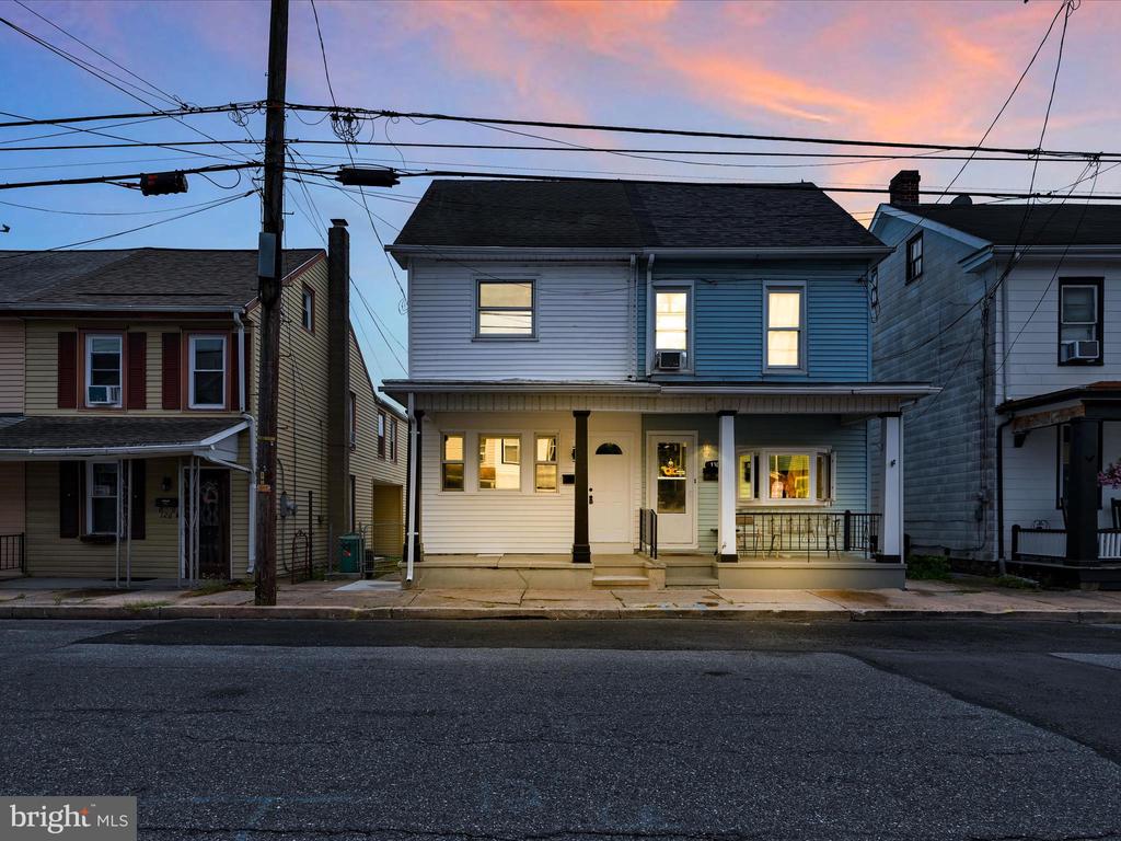 128 Canal St
