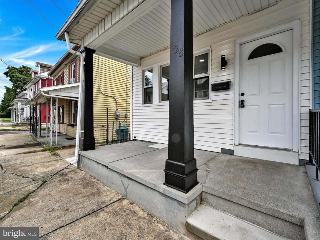 128 Canal St