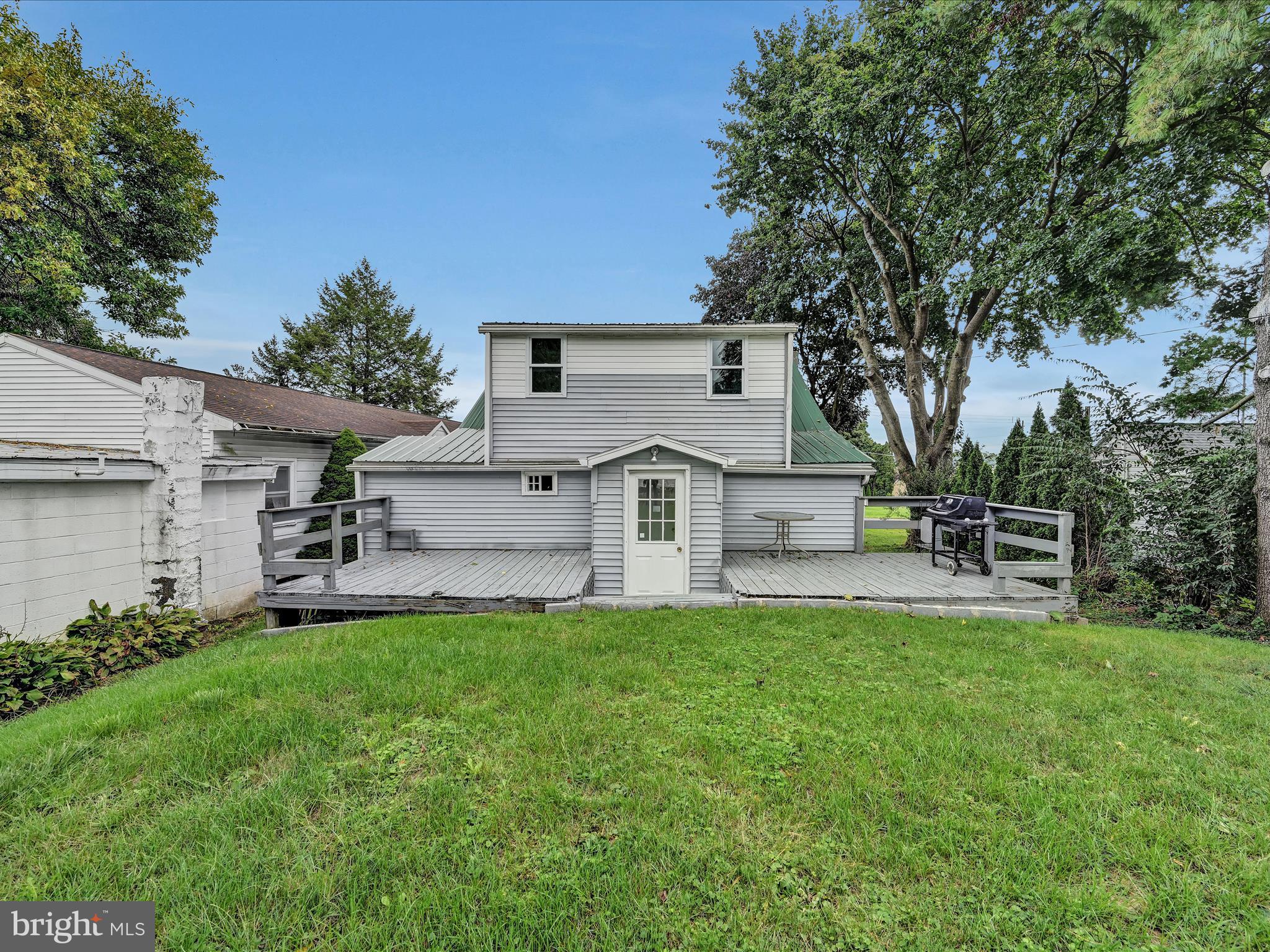 2017 Leslie Ave