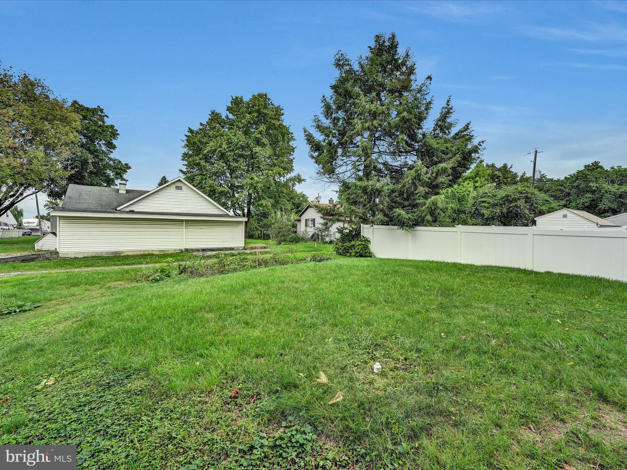 2017 Leslie Ave