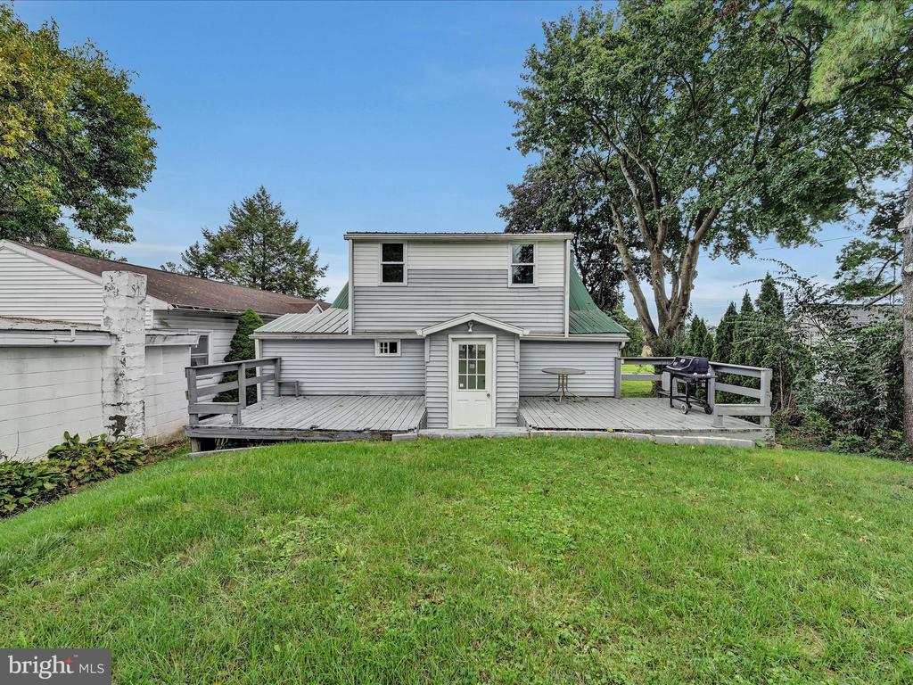 2017 Leslie Ave