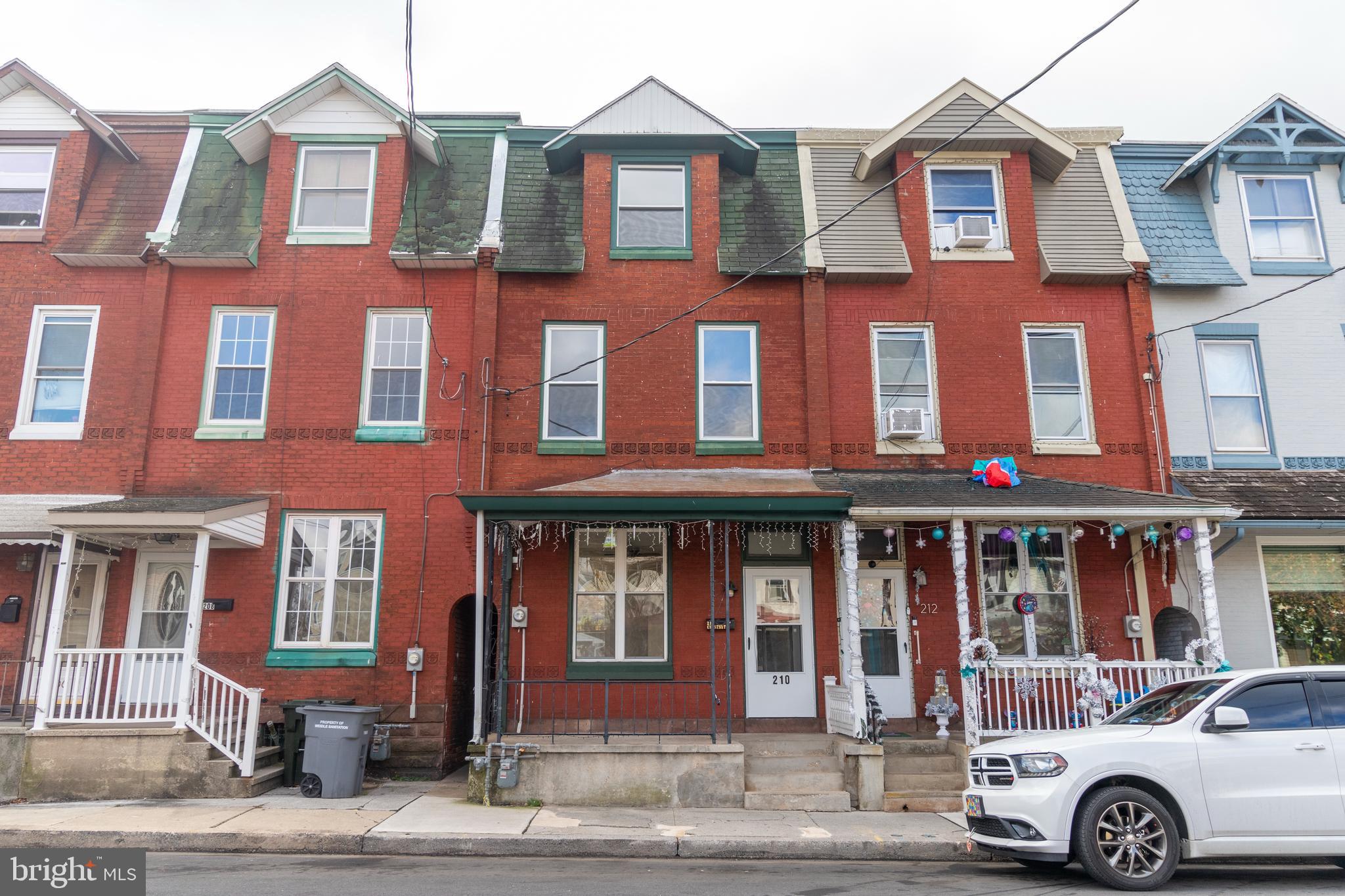 210 Chestnut St