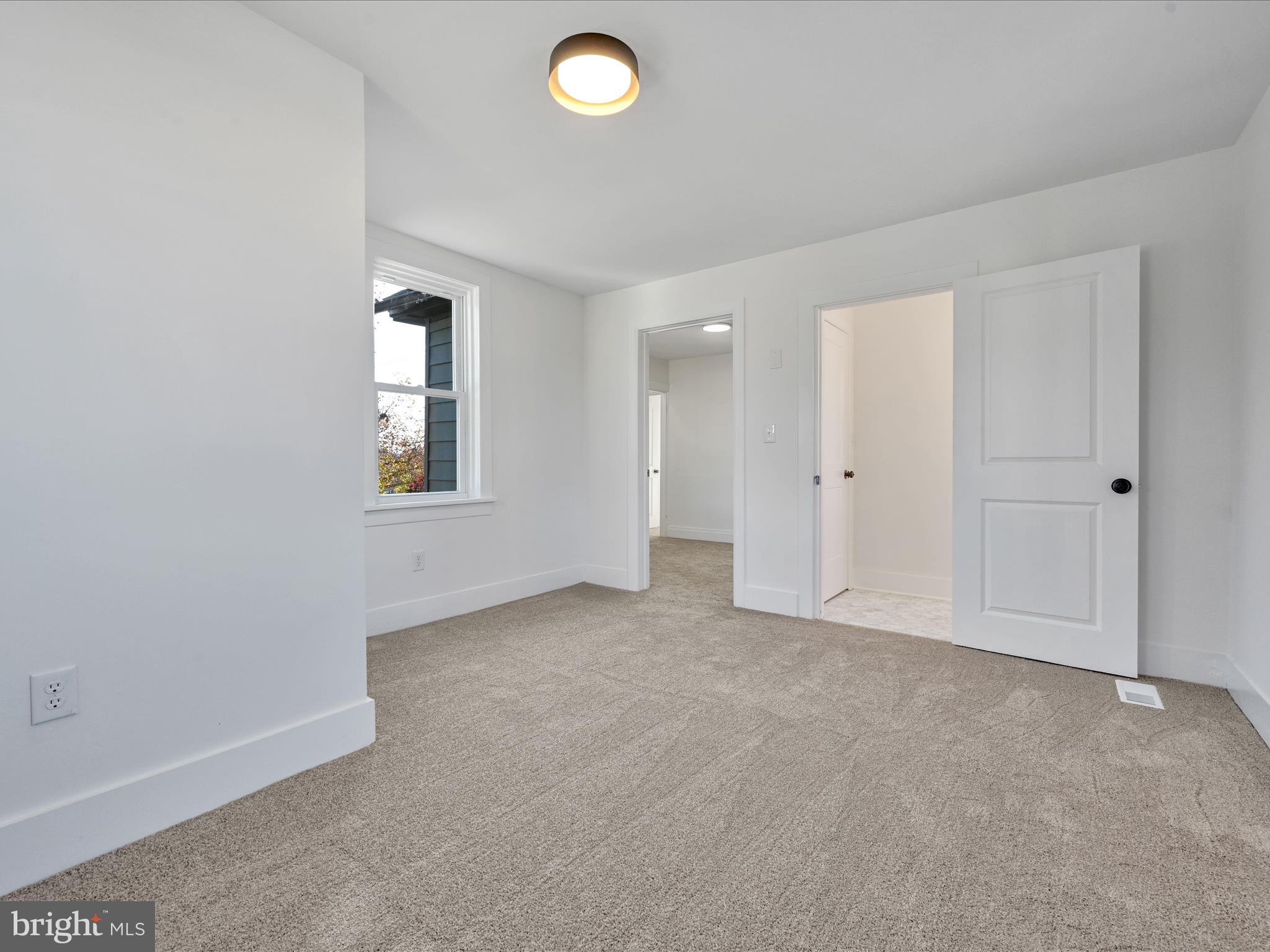 2431 Lehman St