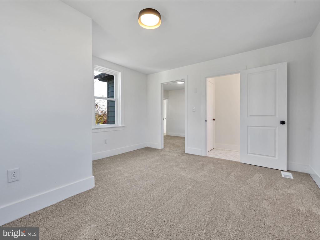 2431 Lehman St