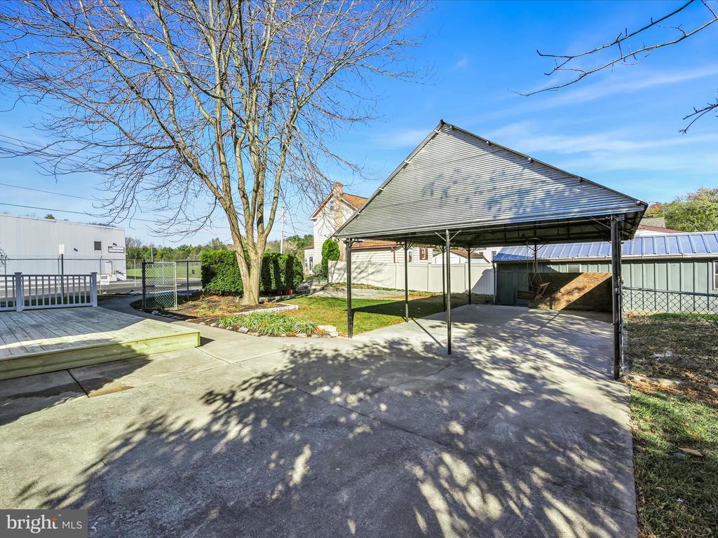 2431 Lehman St