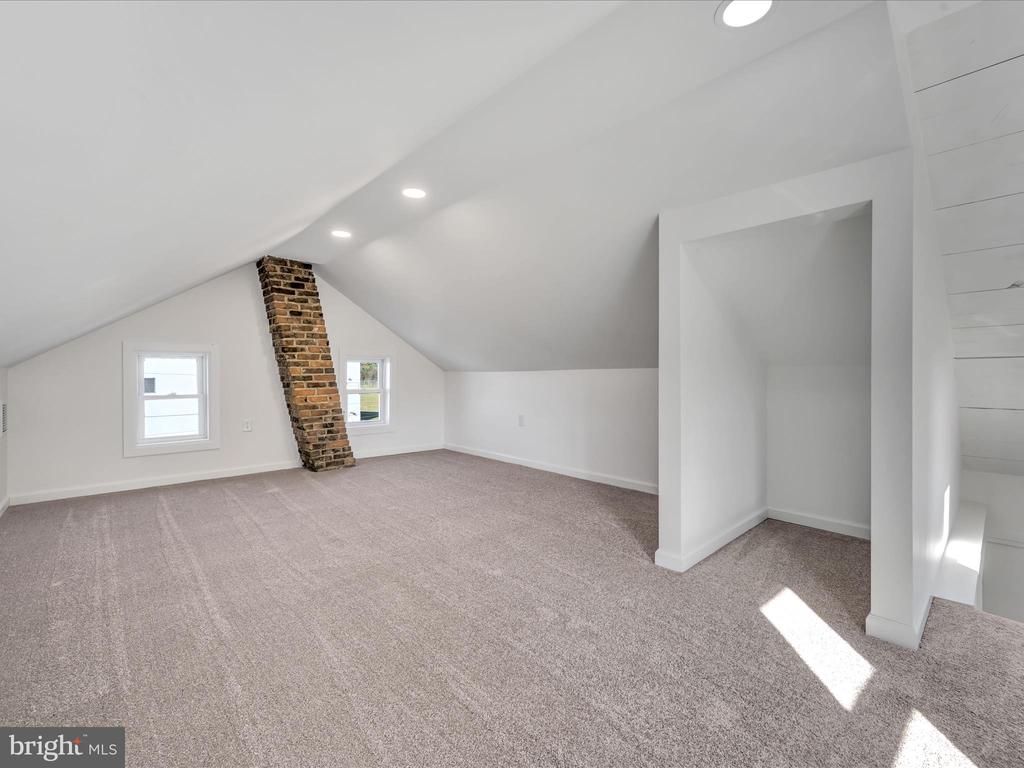 2431 Lehman St