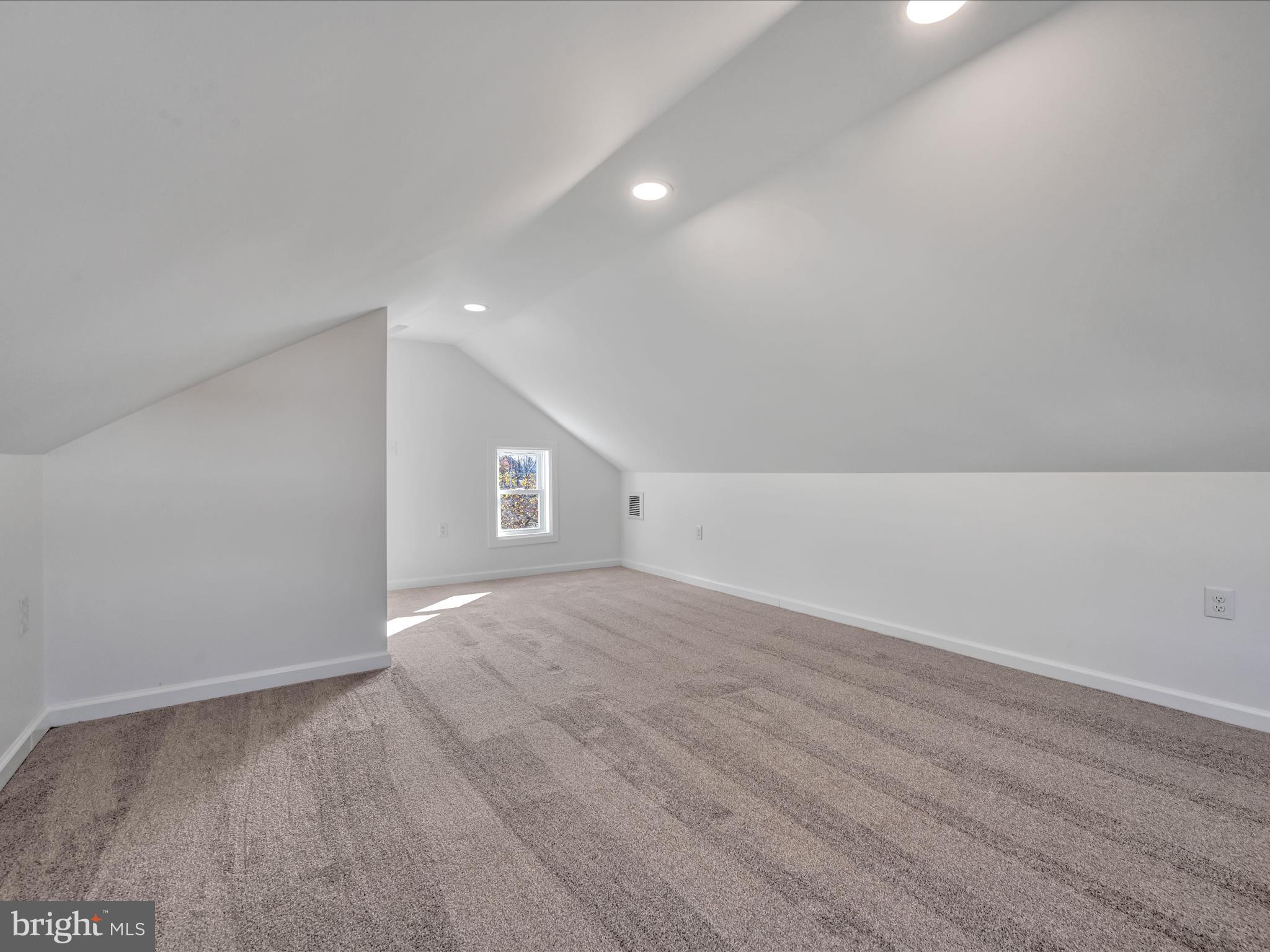 2431 Lehman St