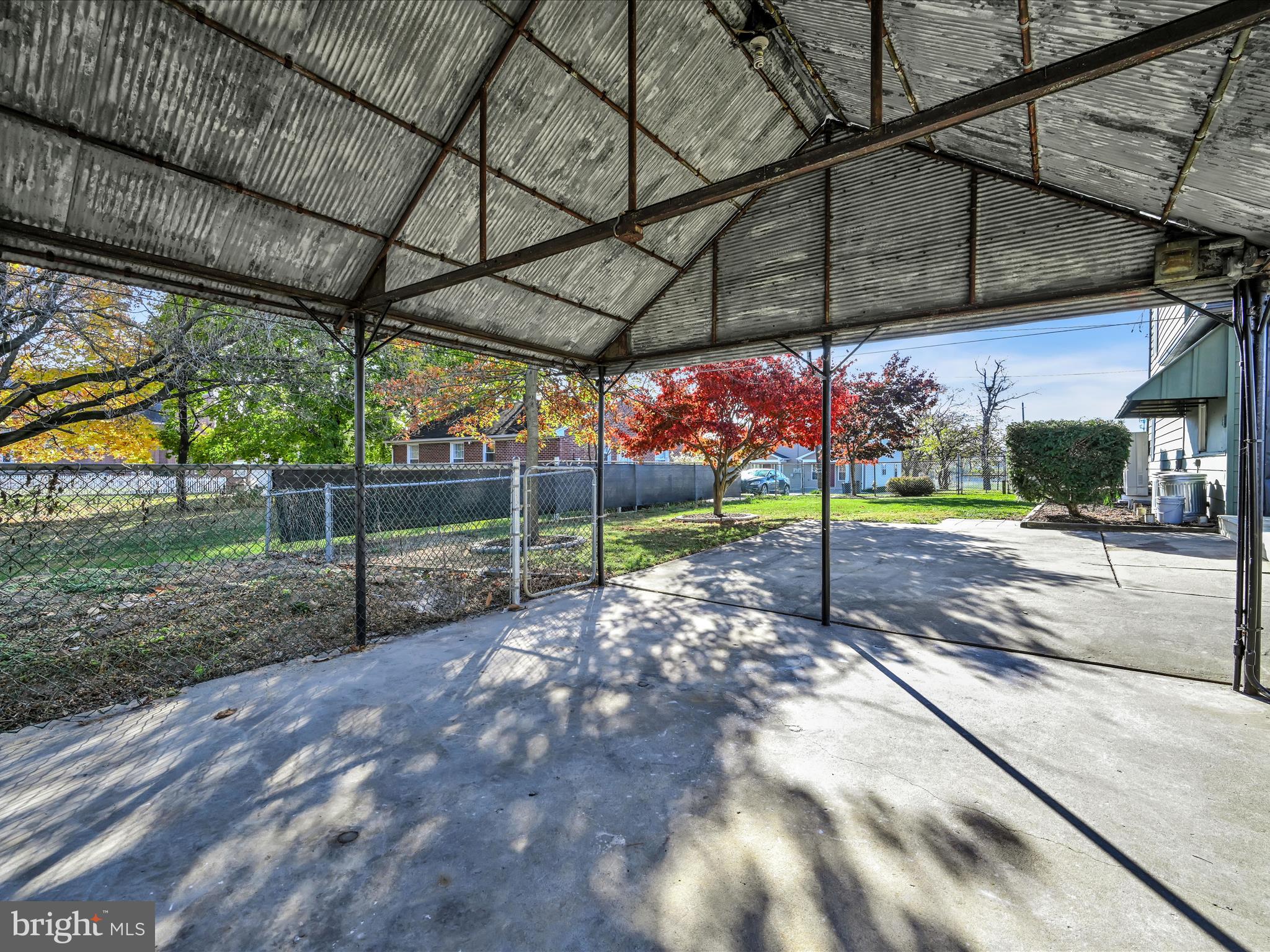 2431 Lehman St