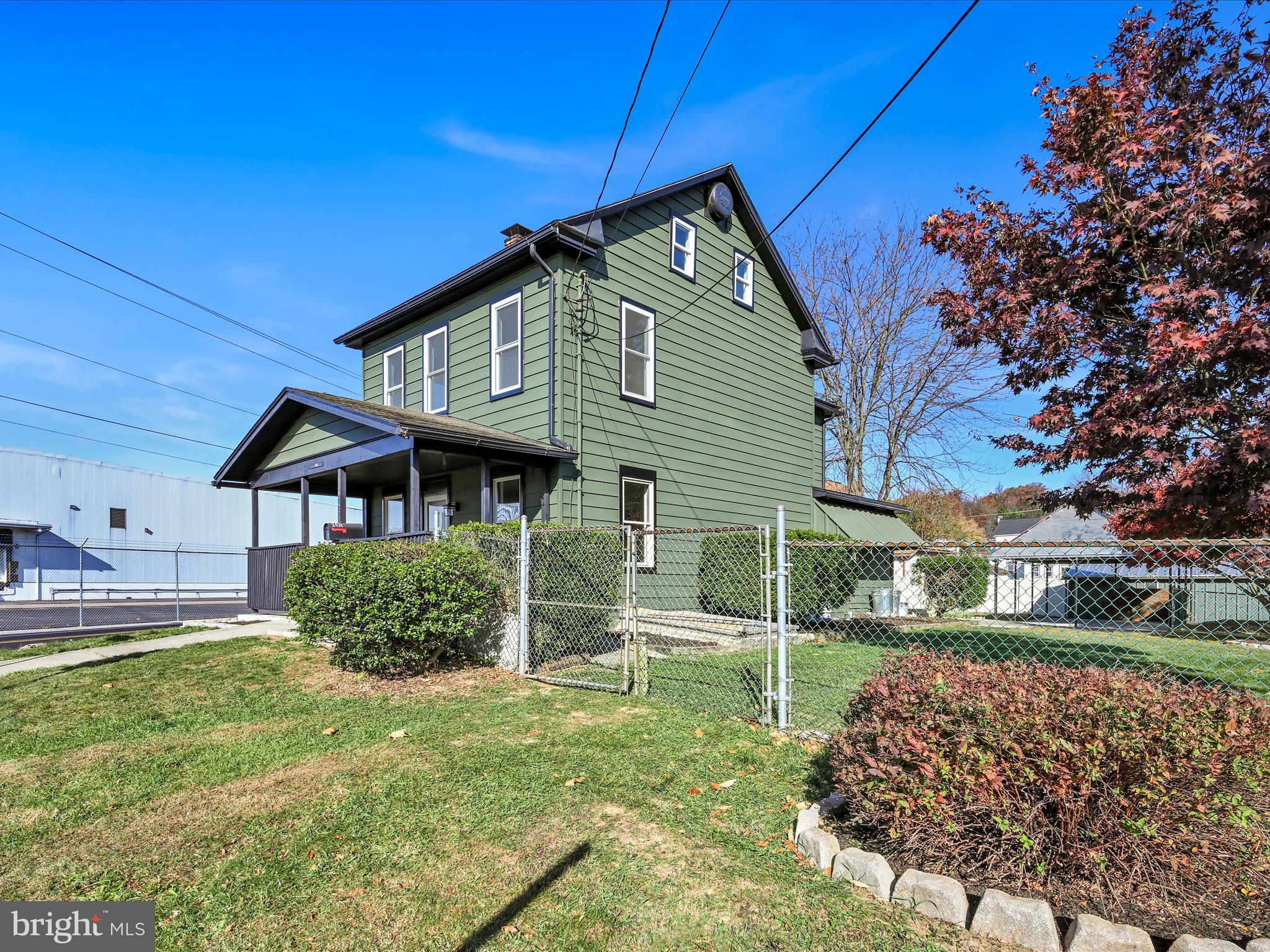 2431 Lehman St