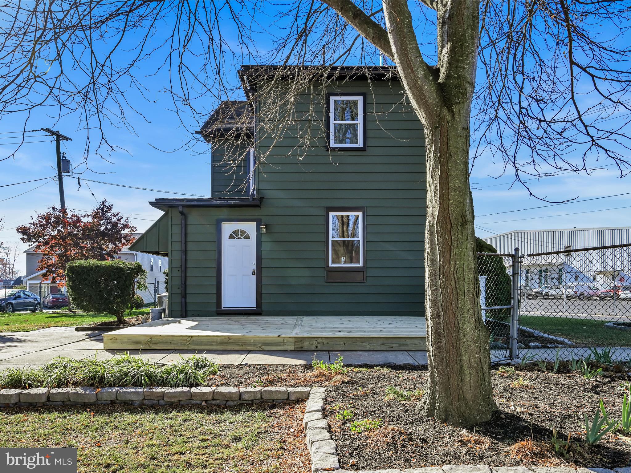 2431 Lehman St