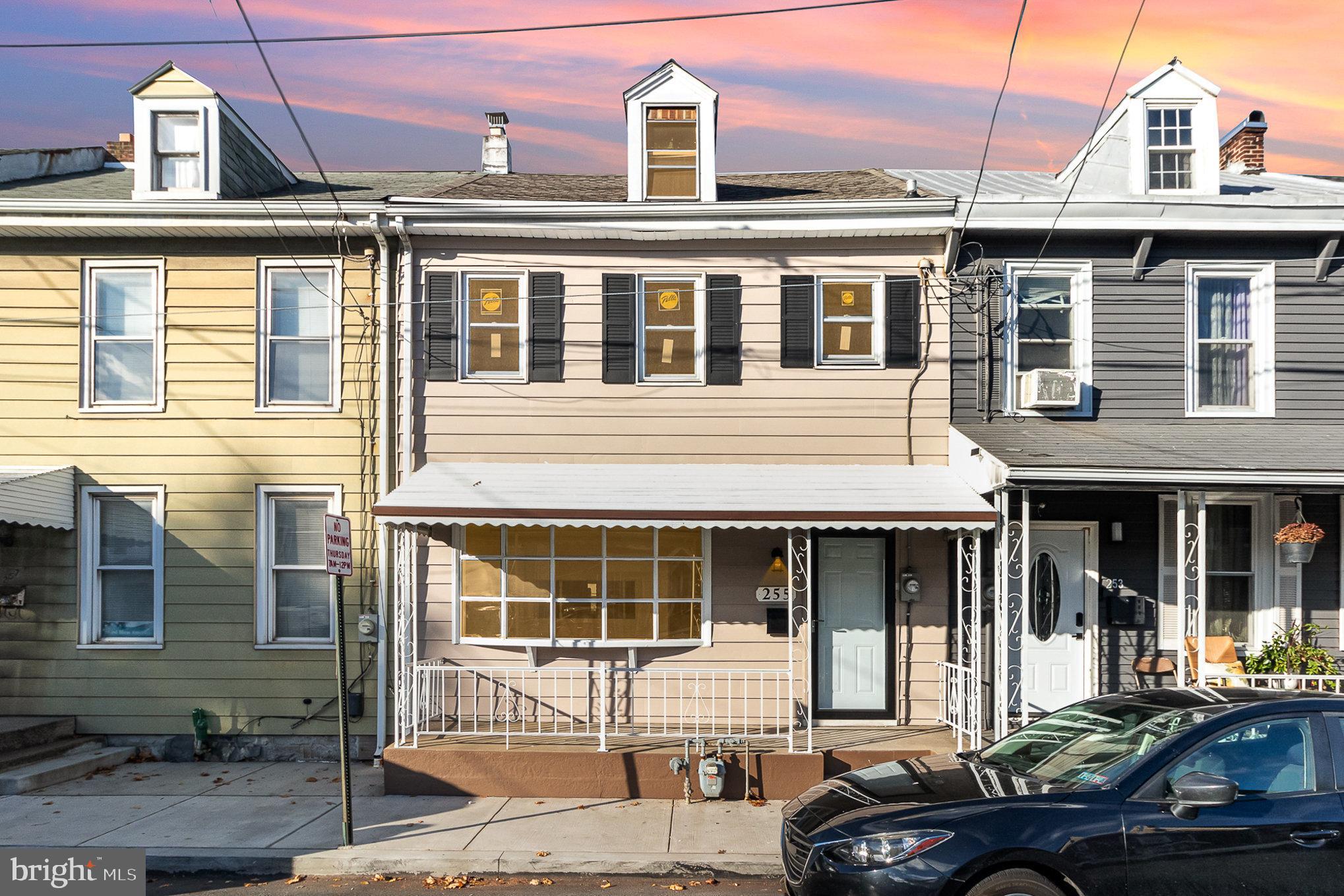 255 S 10th St