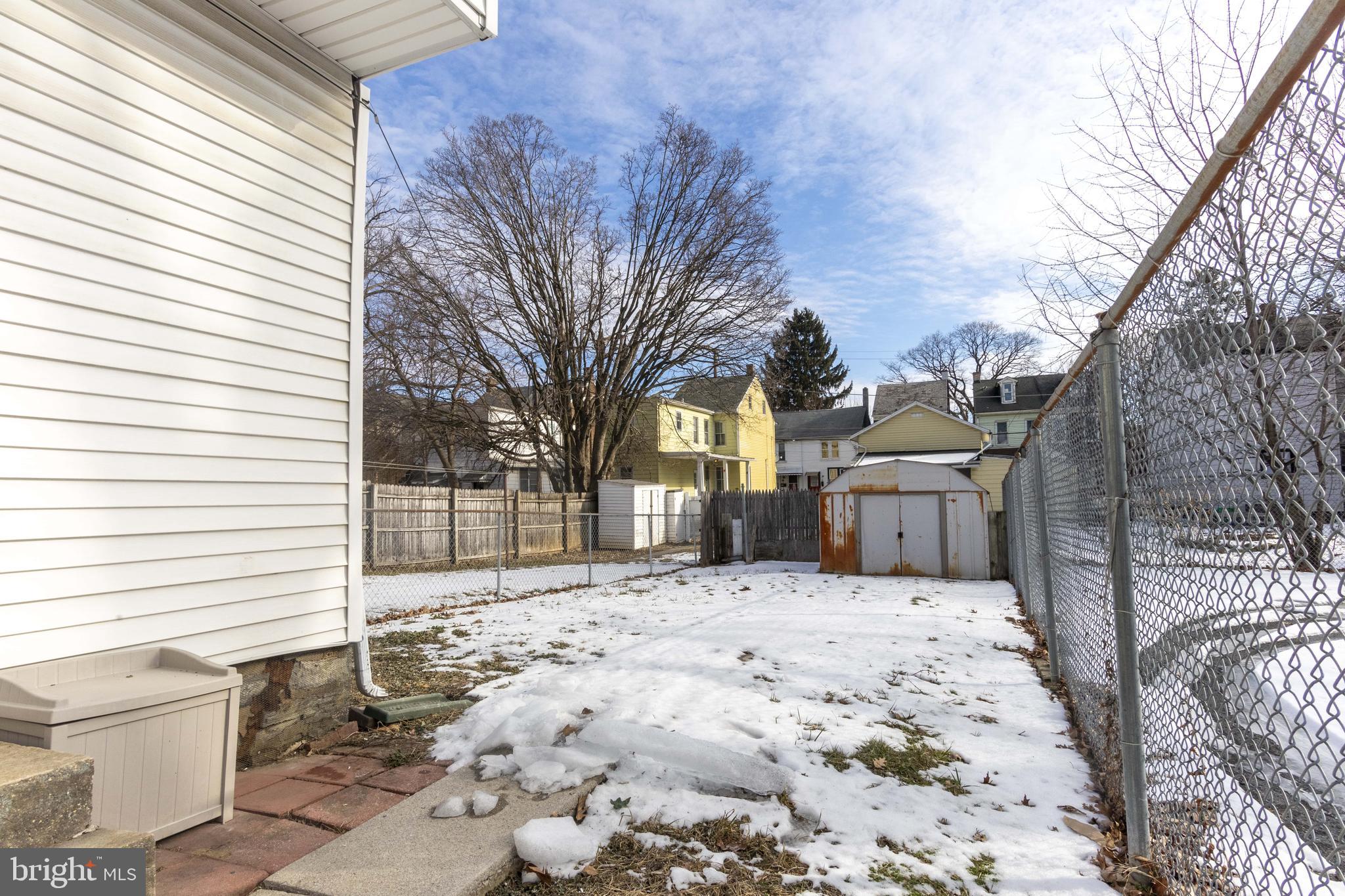 414 N 10th St