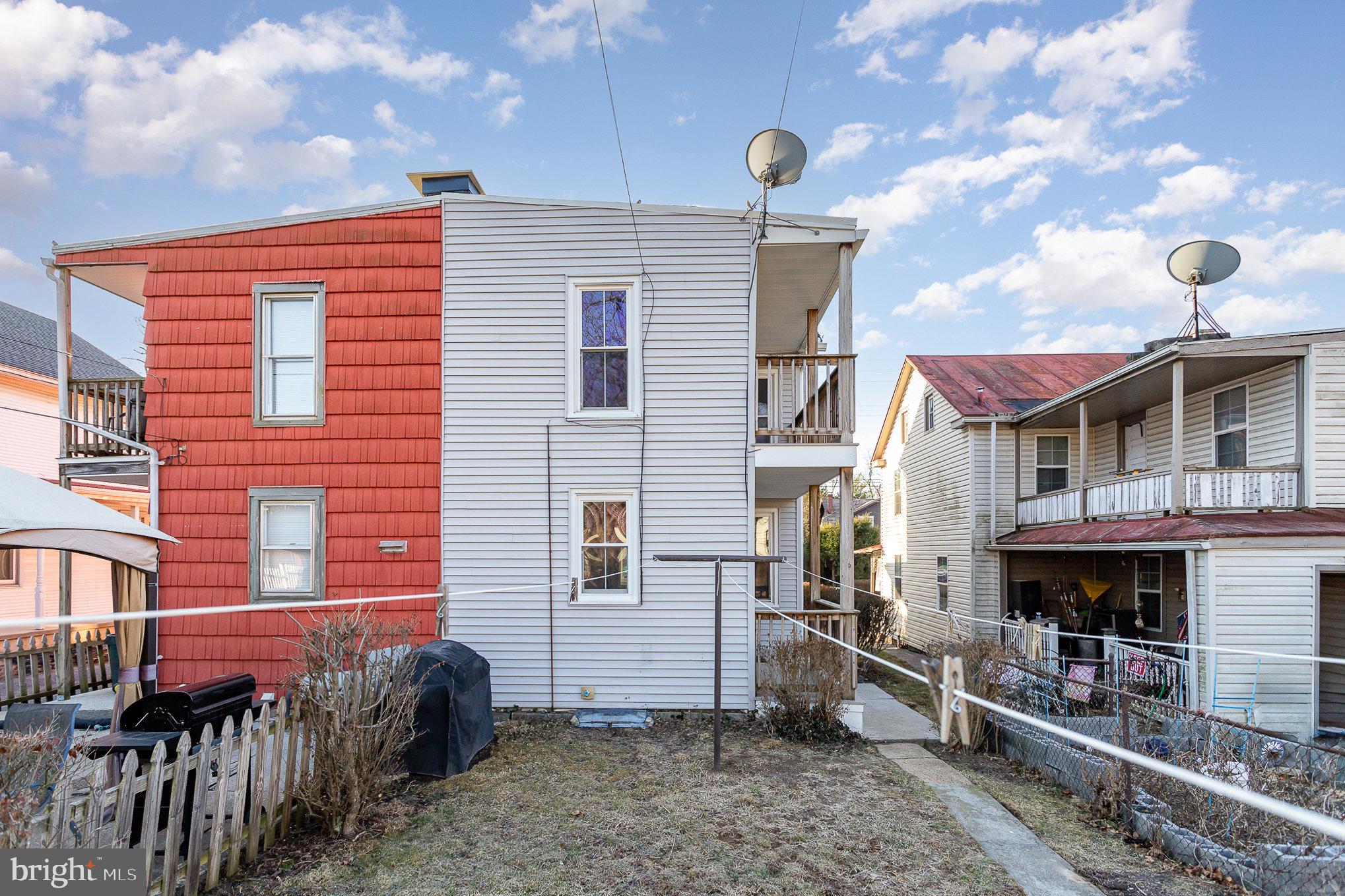 437 E Main St