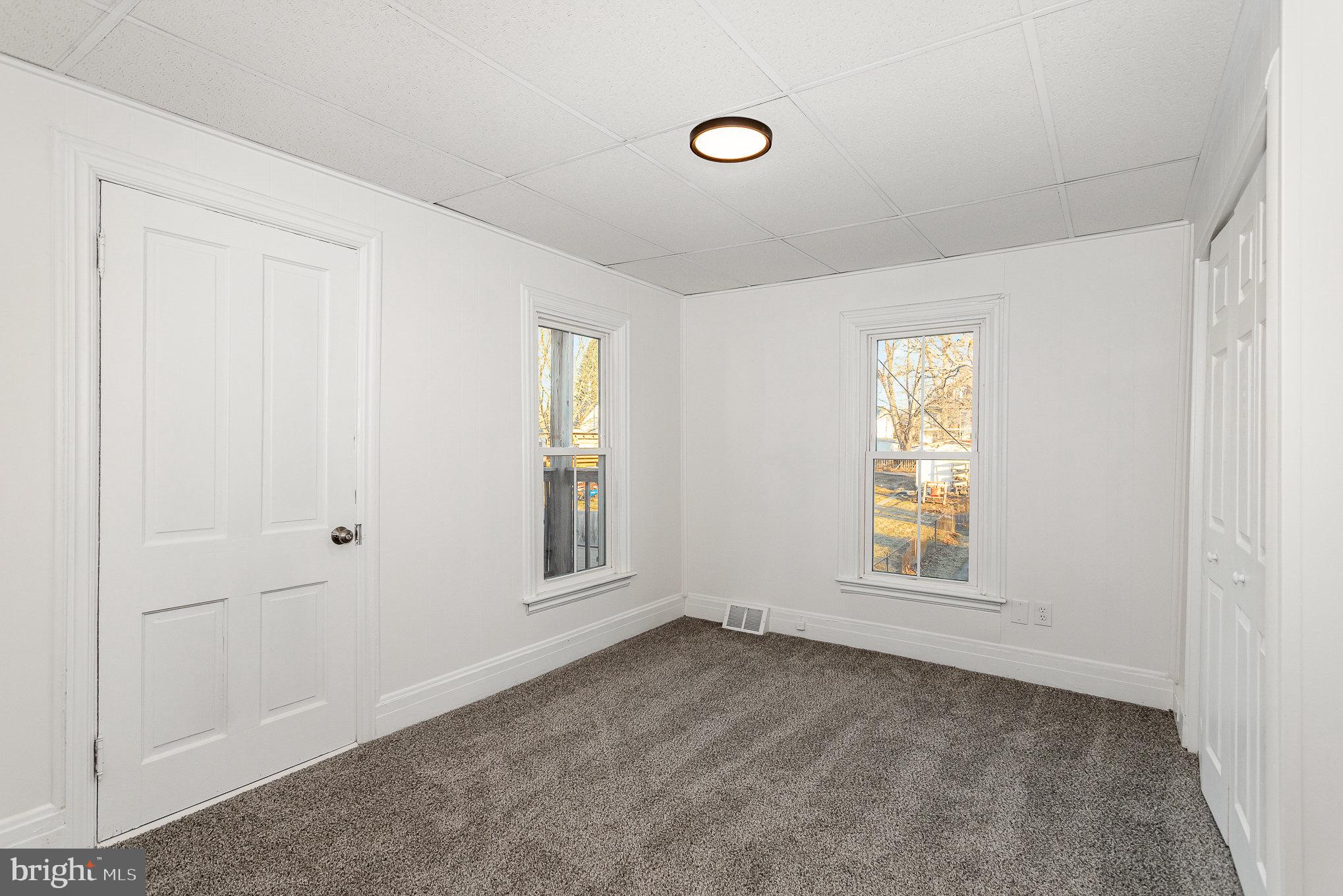 437 E Main St