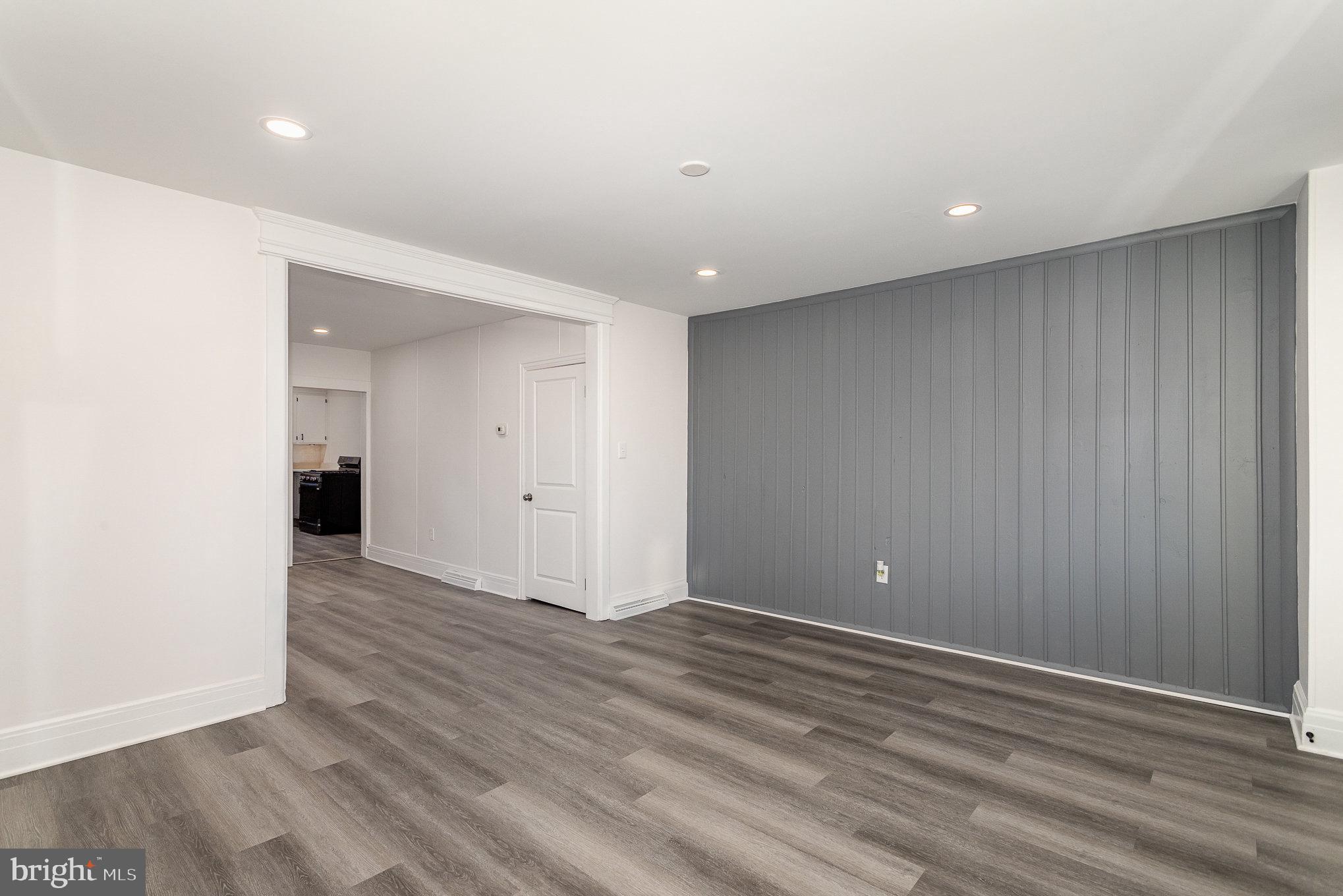 437 E Main St