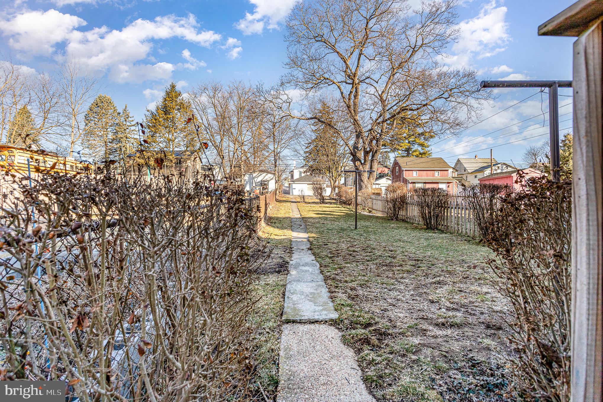 437 E Main St