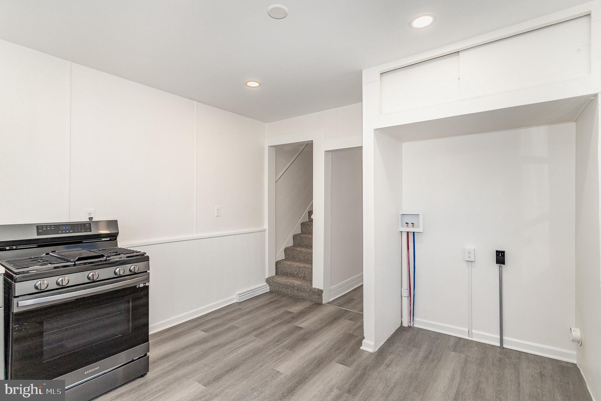 437 E Main St