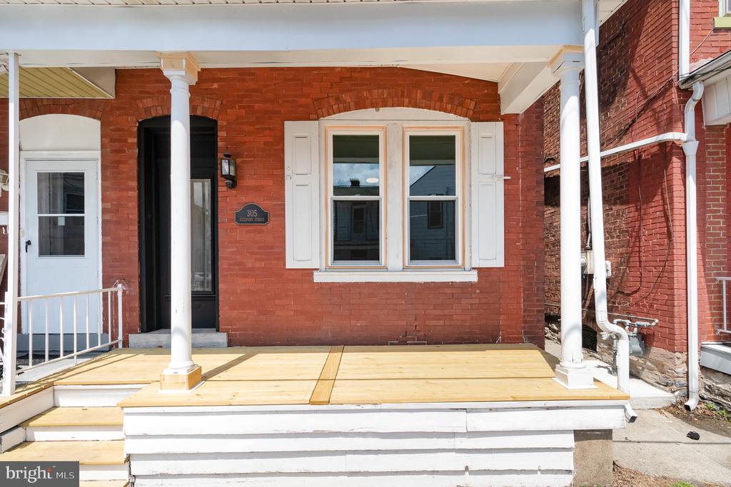 305 Guilford St