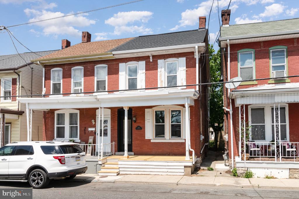 305 Guilford St