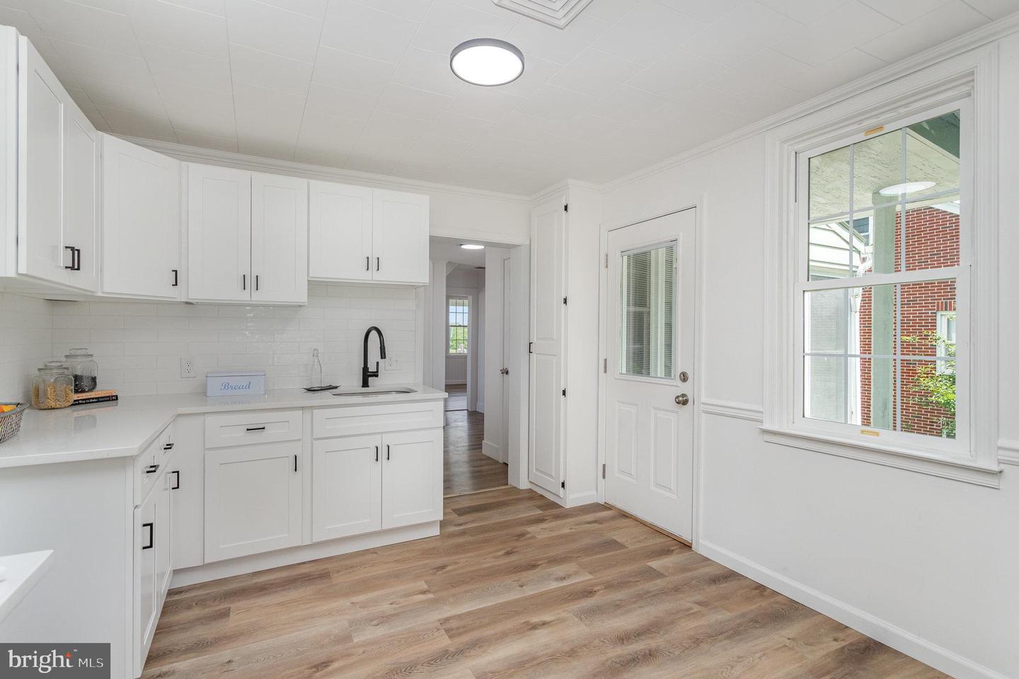 242 E Main Ave