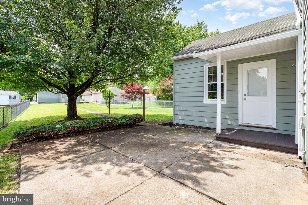 242 E Main Ave