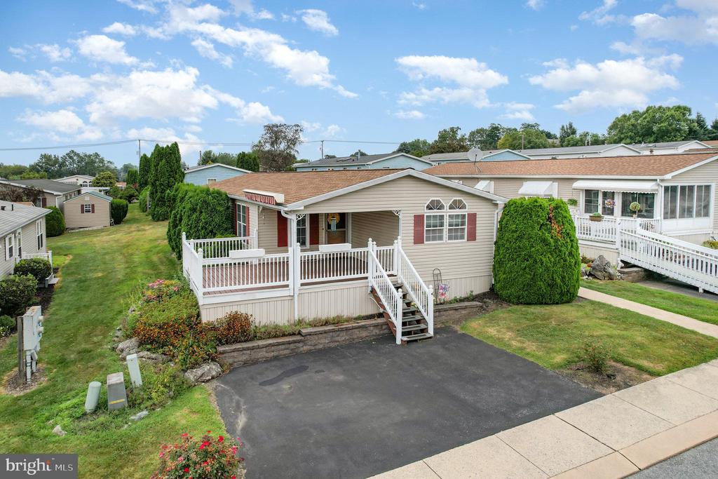 13 Elizabeth Ave