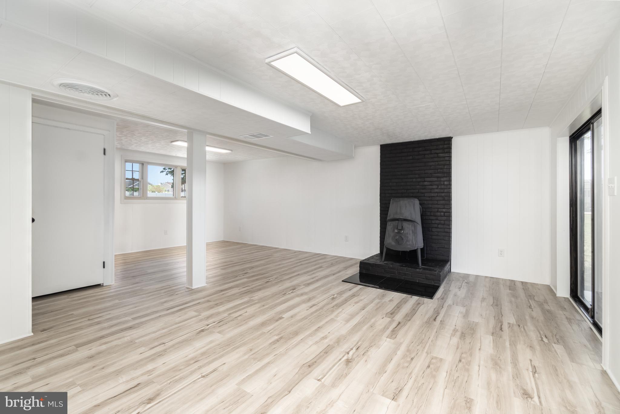 810 OAK LANE