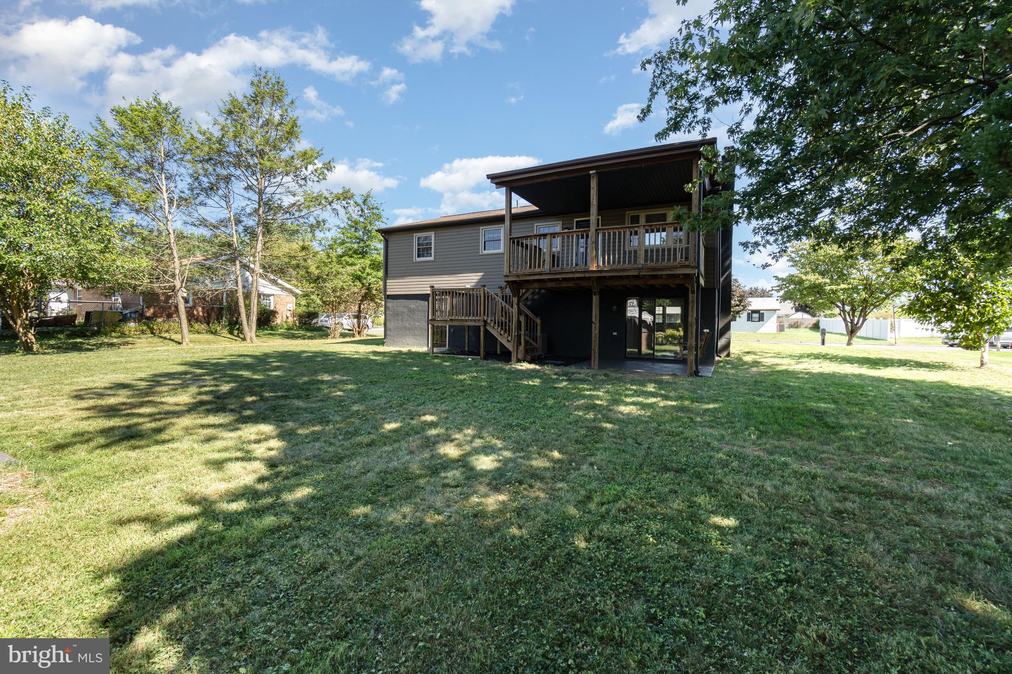 810 OAK LANE