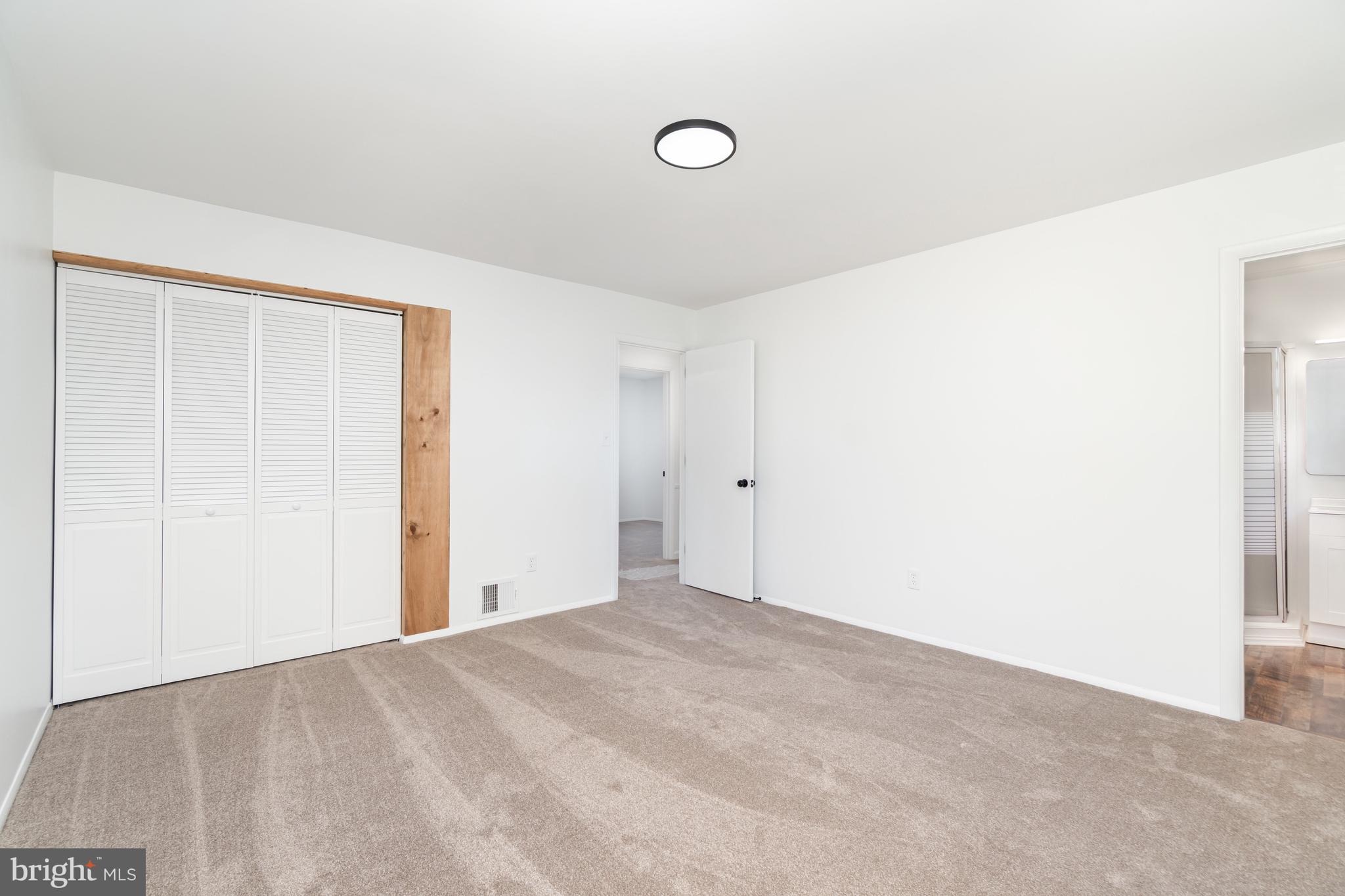 810 OAK LANE