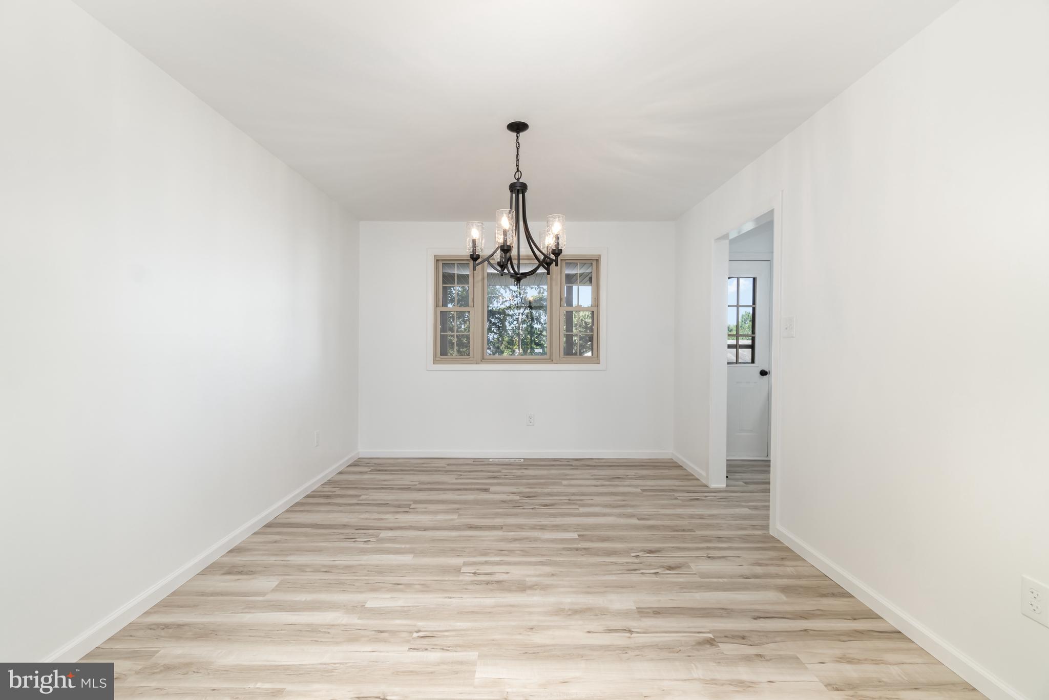 810 OAK LANE