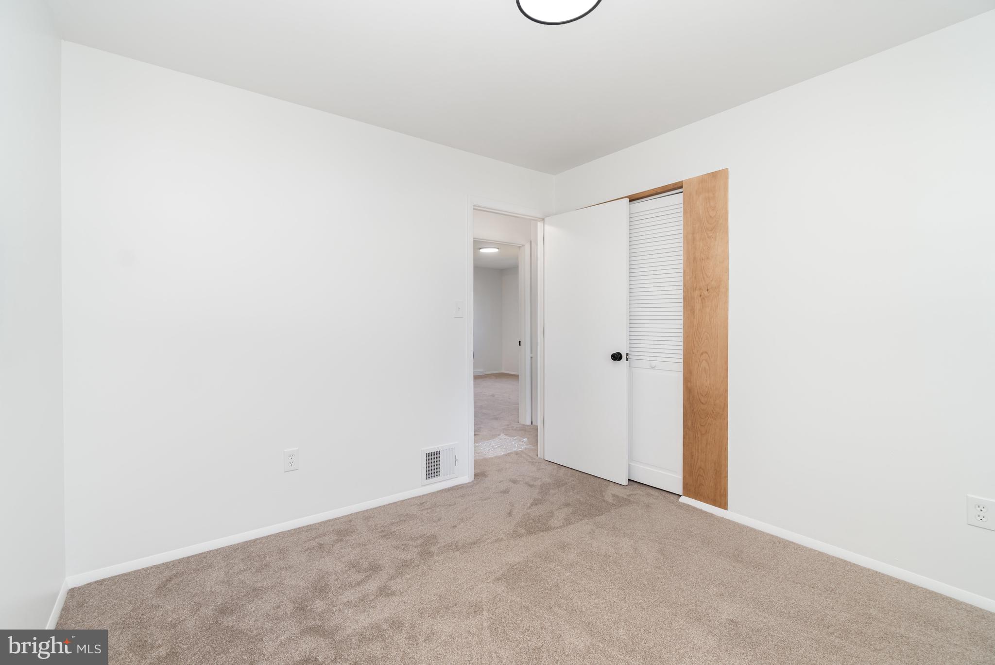 810 OAK LANE