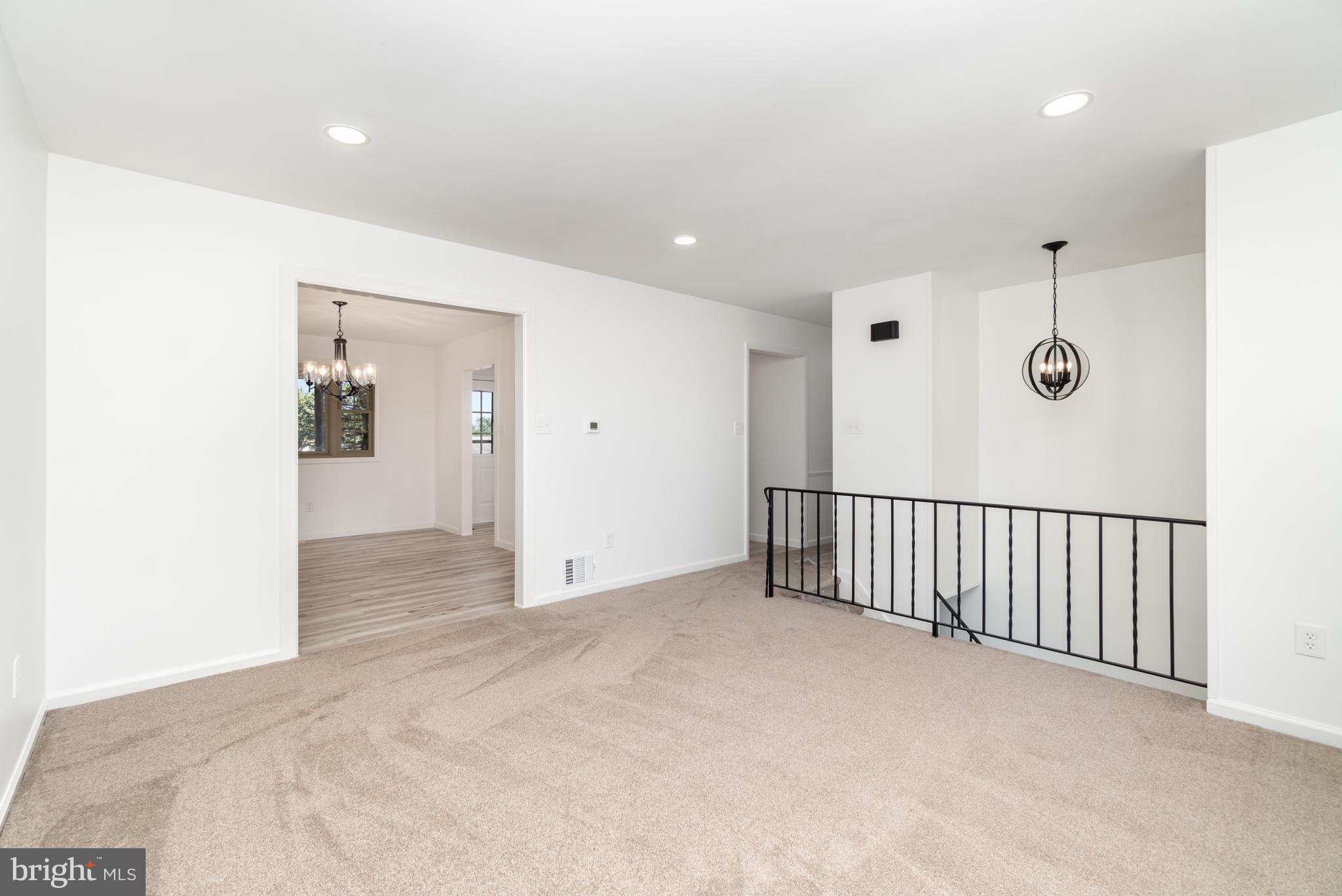 810 OAK LANE