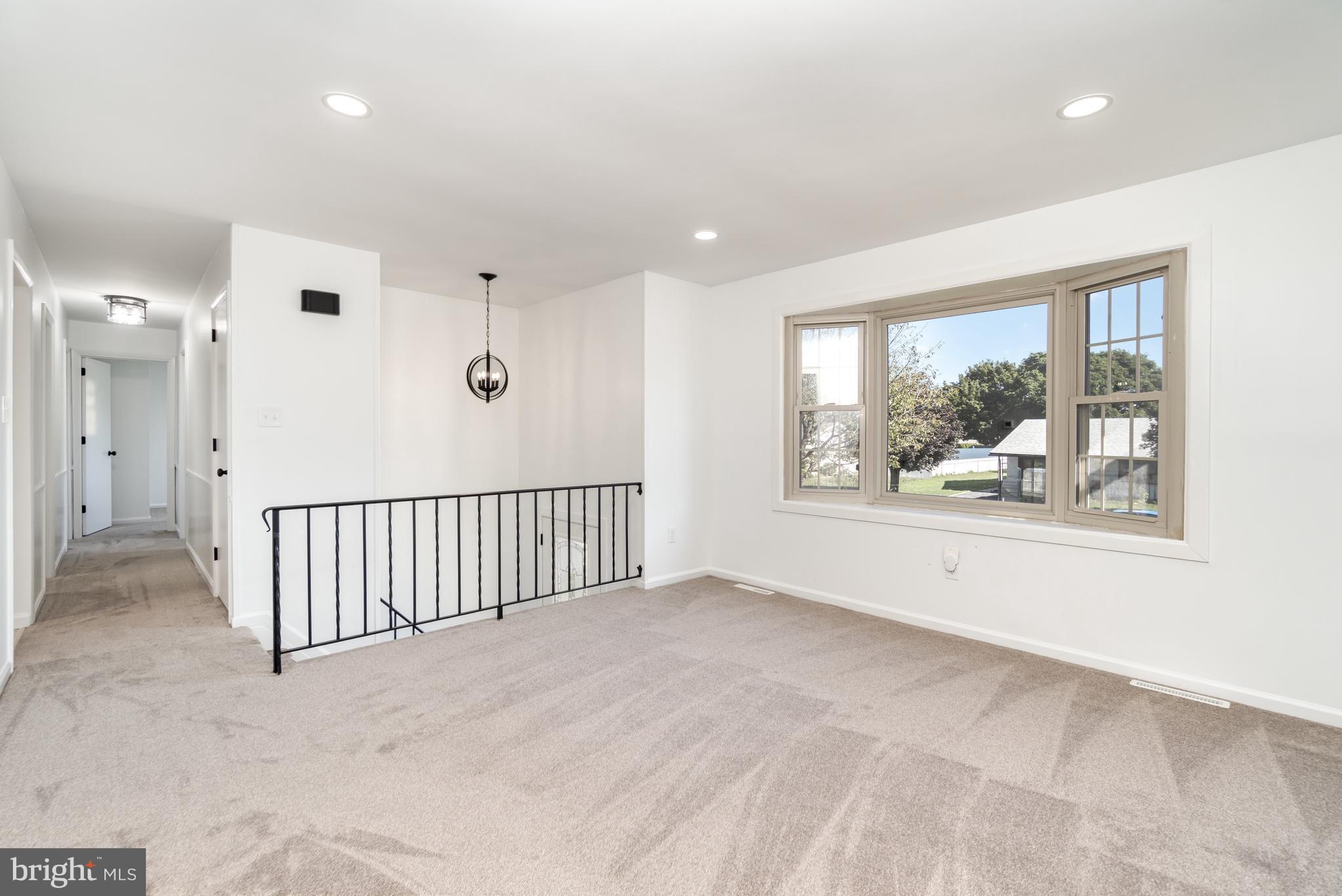 810 OAK LANE