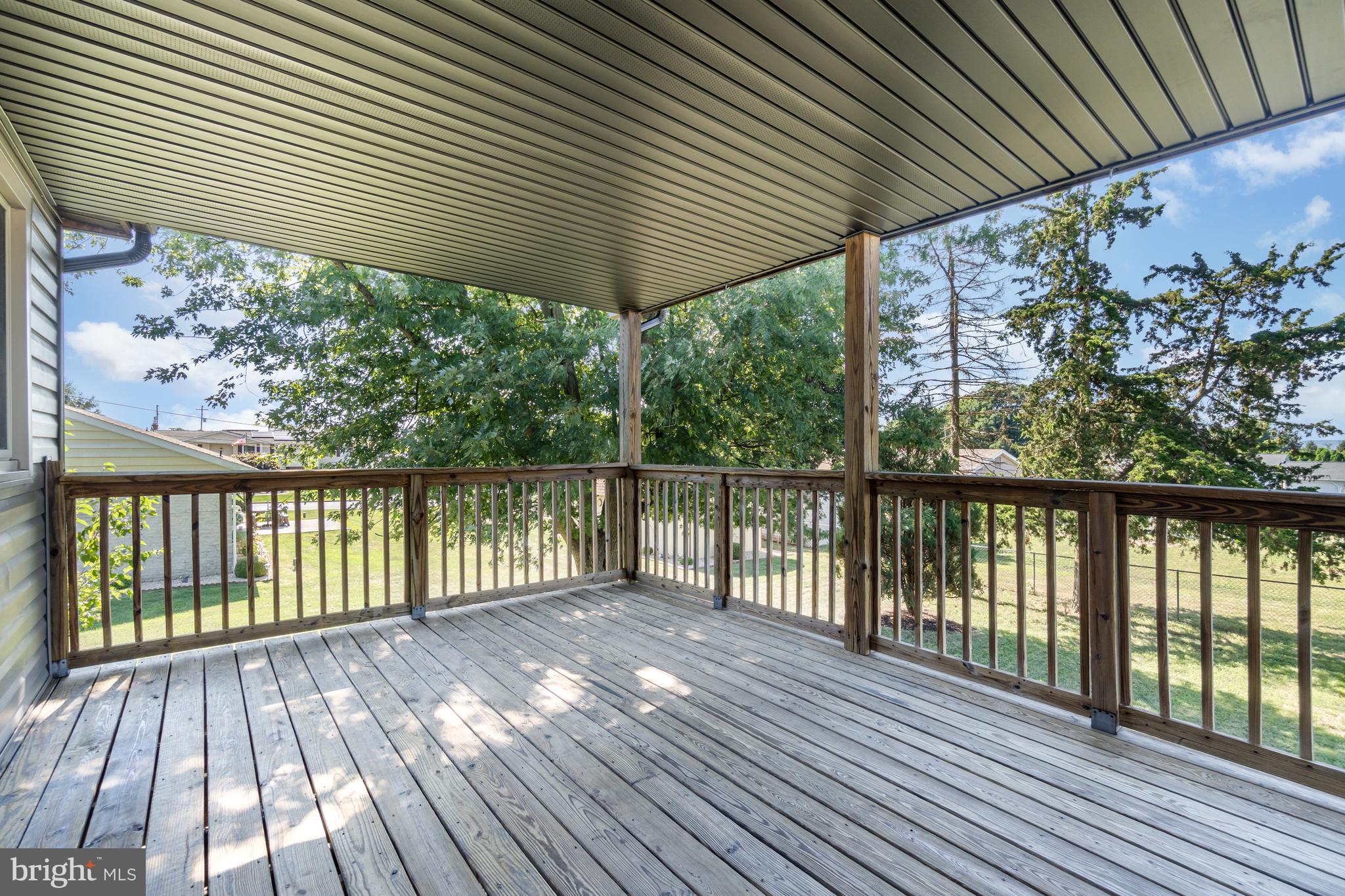 810 OAK LANE