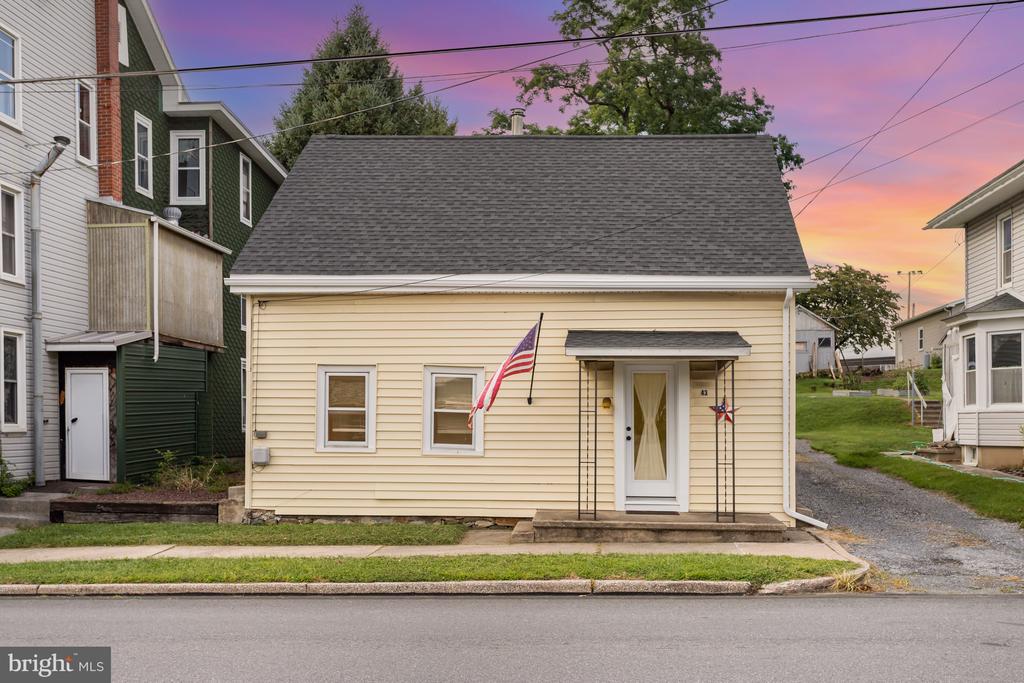 43 E MAIN STREET