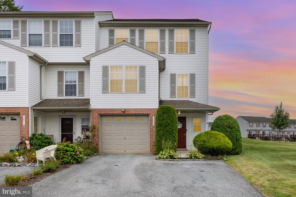 2080 GREYSTONE DRIVE