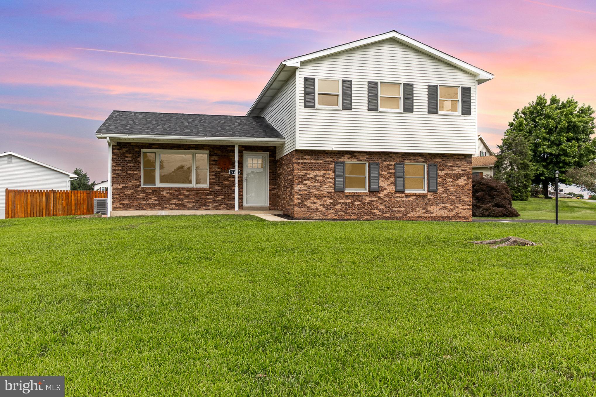 929 SYCAMORE LANE